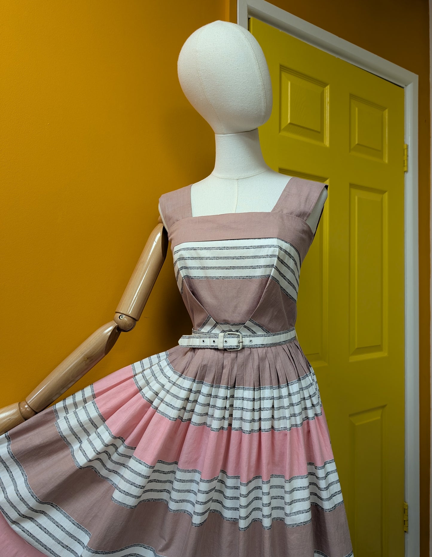 1950s Holyrood cotton dress and belt- XS/6