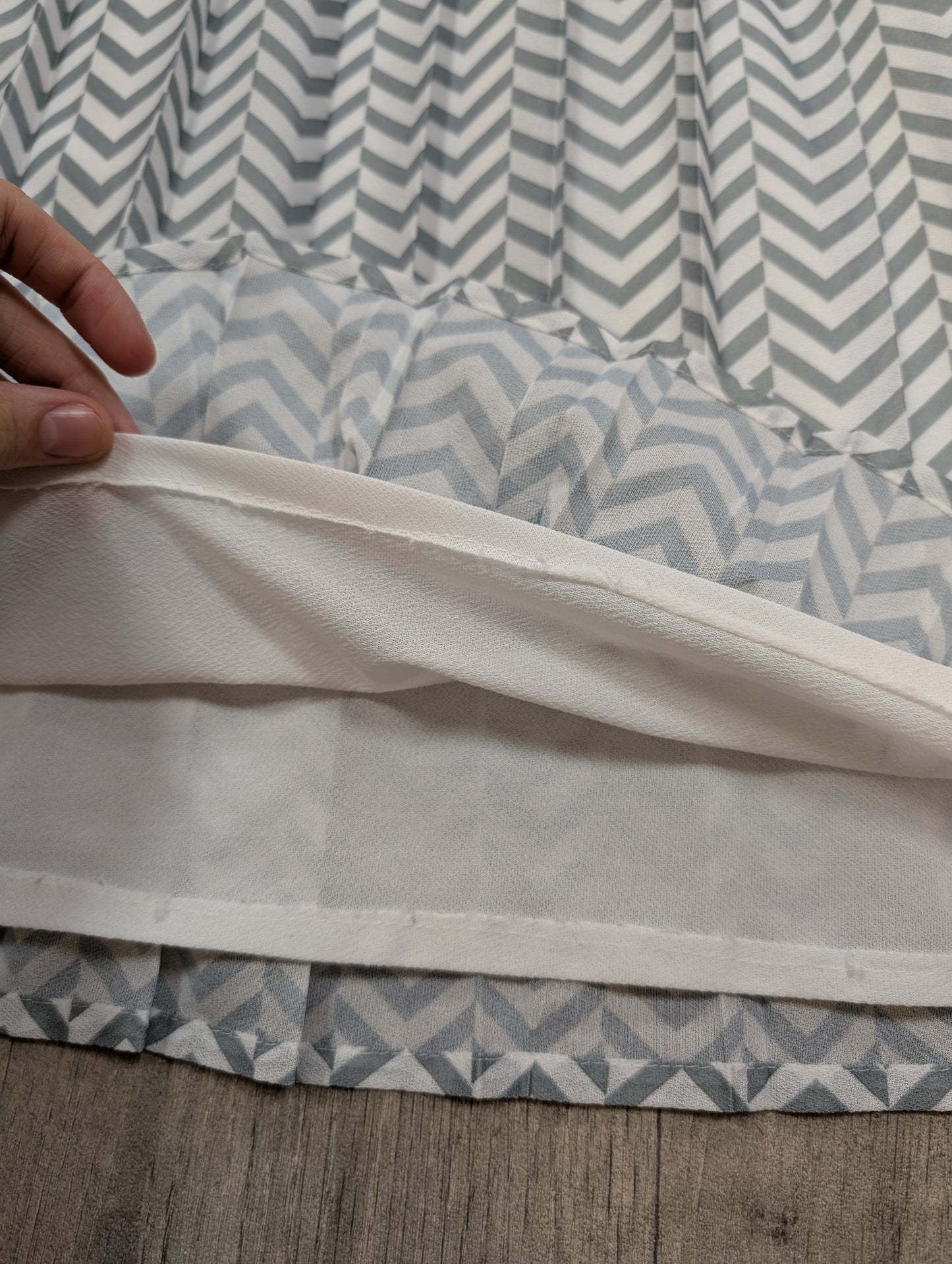 1980s grey and white chevron print dress - up to a 14
