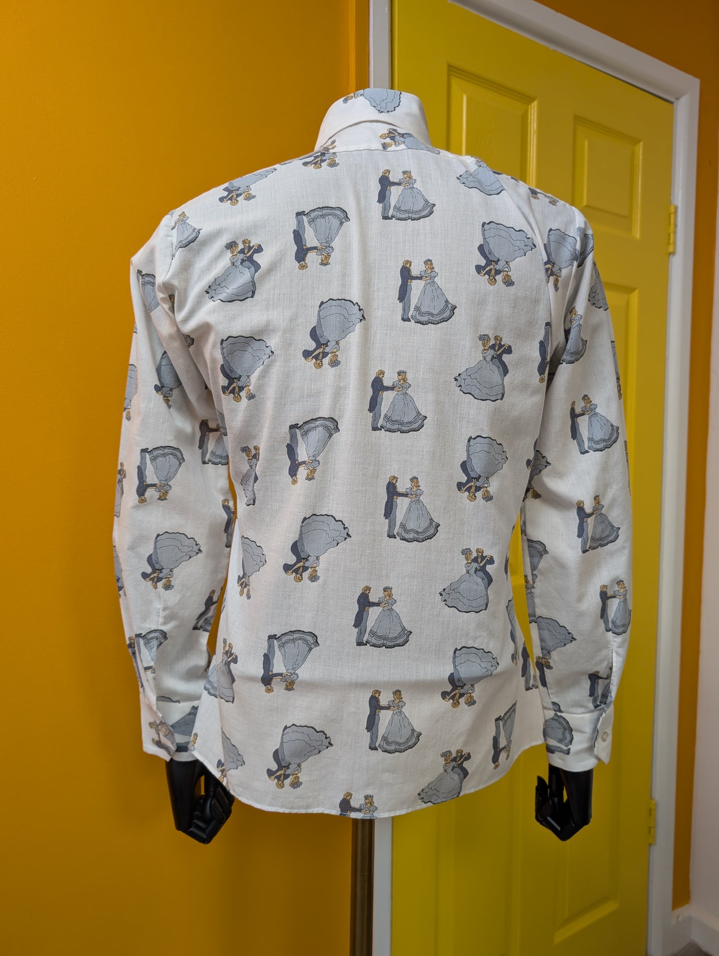 1970s Dickens novelty print dagger collar shirt