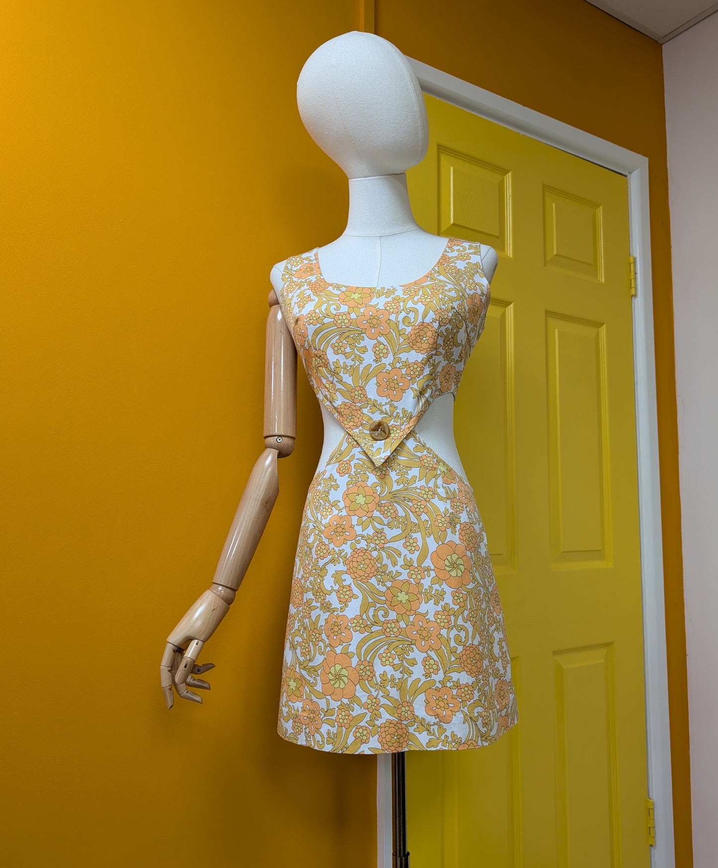1960s cut out floral mini dress - S/10