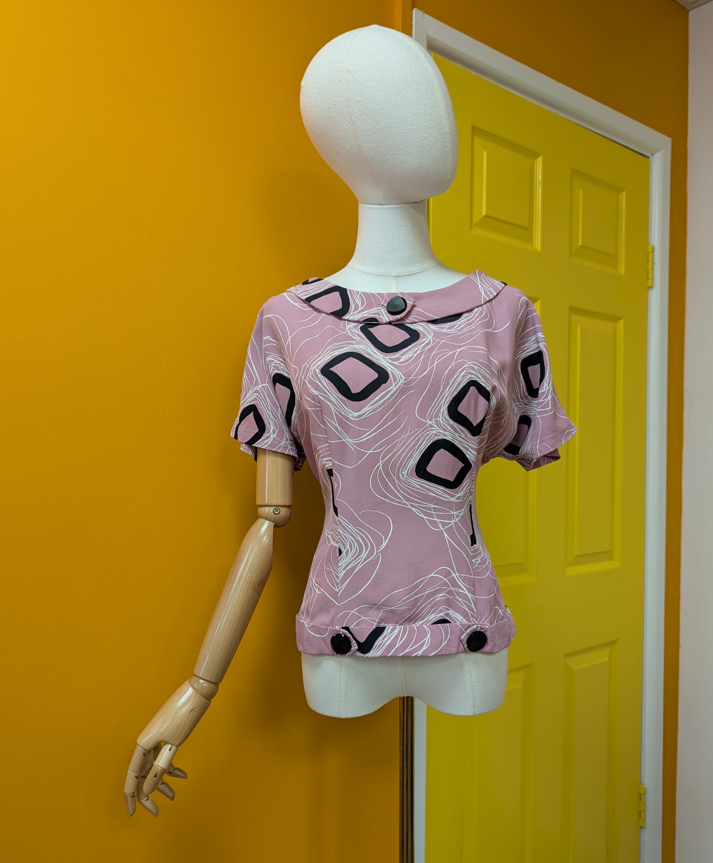 Gorgeous 1950s abstract print top - M