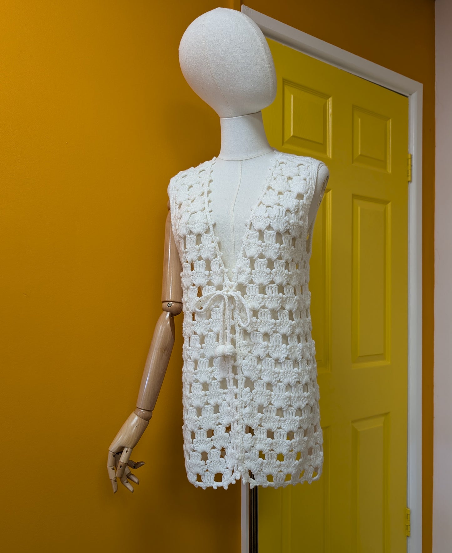 1970s Ohenry white crocheted waistcoat - S/M