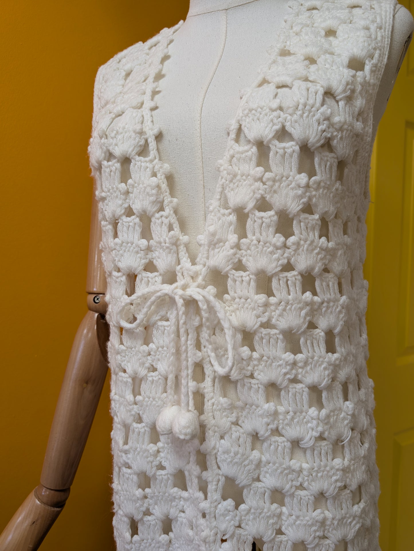 1970s Ohenry white crocheted waistcoat - S/M
