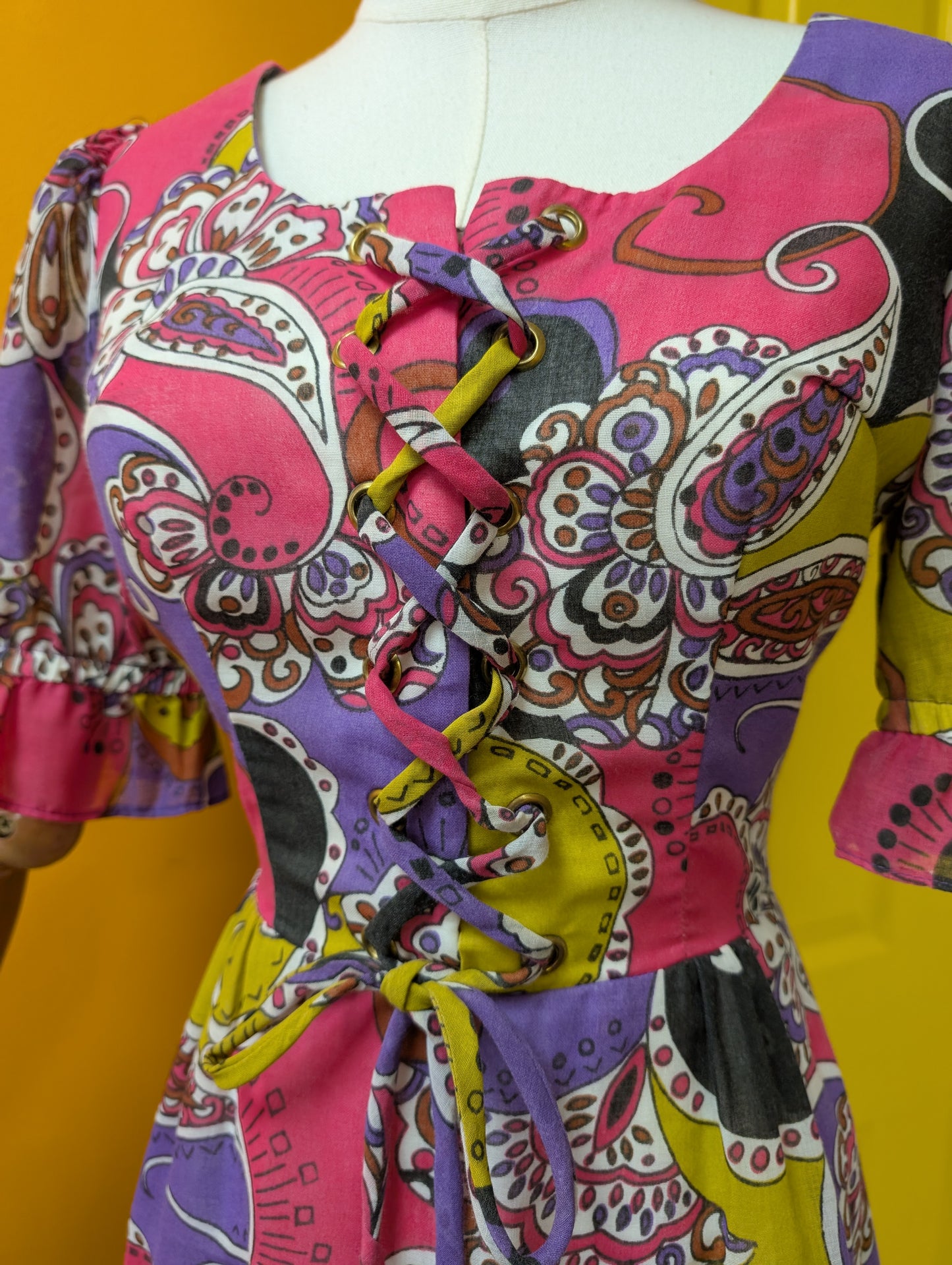 60s/70s Swiss Made European Fashions psychedelic dress - S/8/10