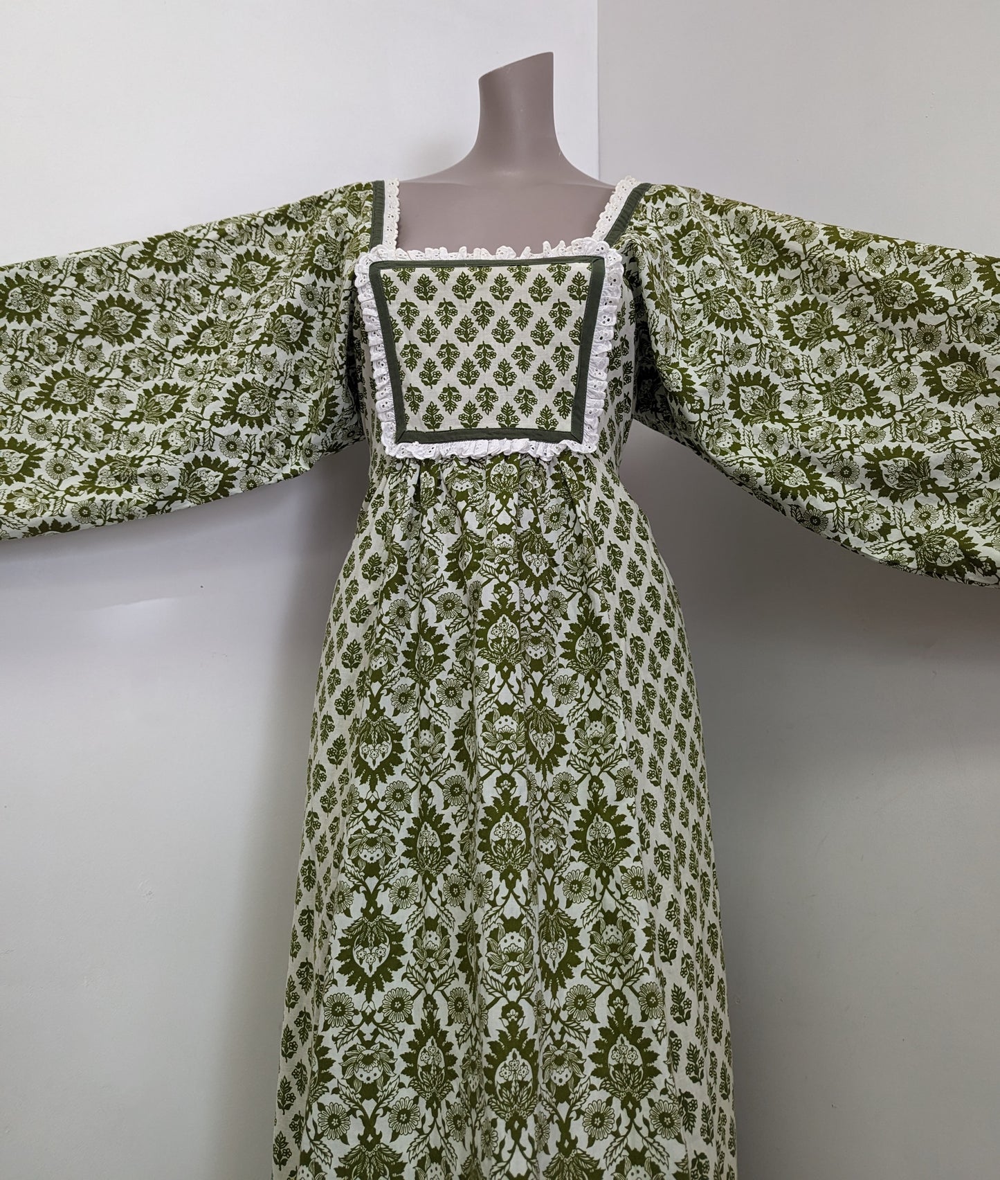 Rare 1970s Earlybird maxi dress - Size 8