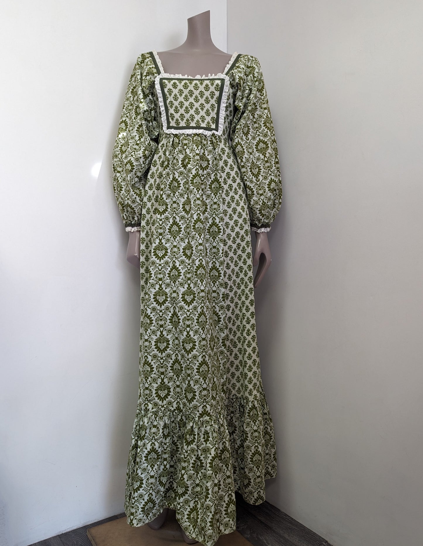 Rare 1970s Earlybird maxi dress - Size 8