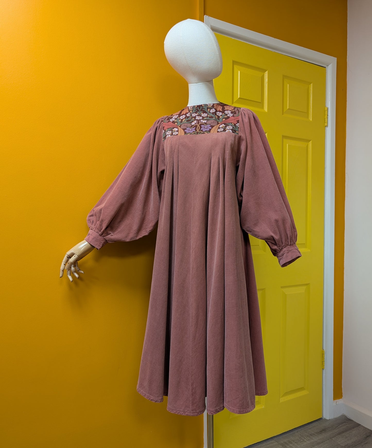 Gorgeous 1970s pink needlecord dress with William Morris fabric - S/8/10