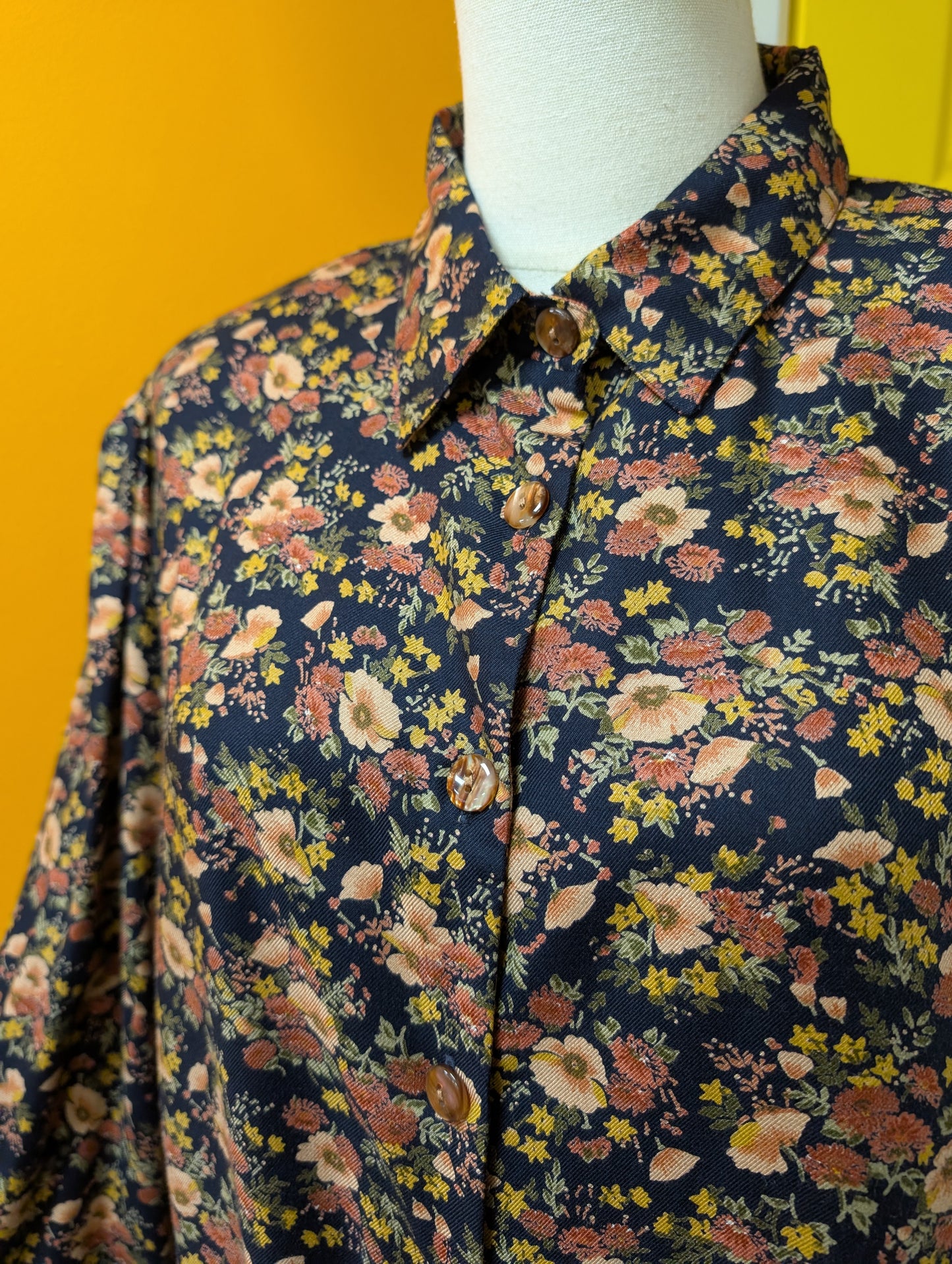 Deadstock 1980s Nightingales autumnal floral shirt - M/L