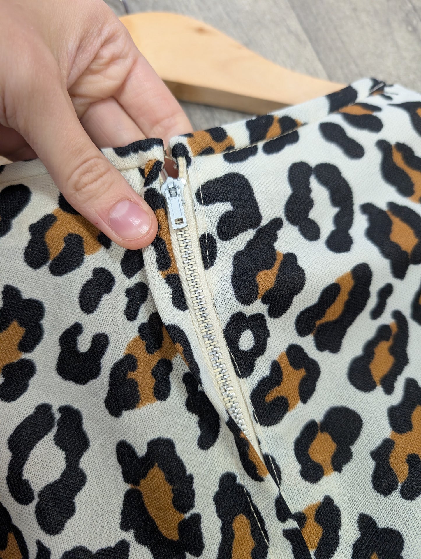 1970s Richard Shops leopard print maxi dress - S/8