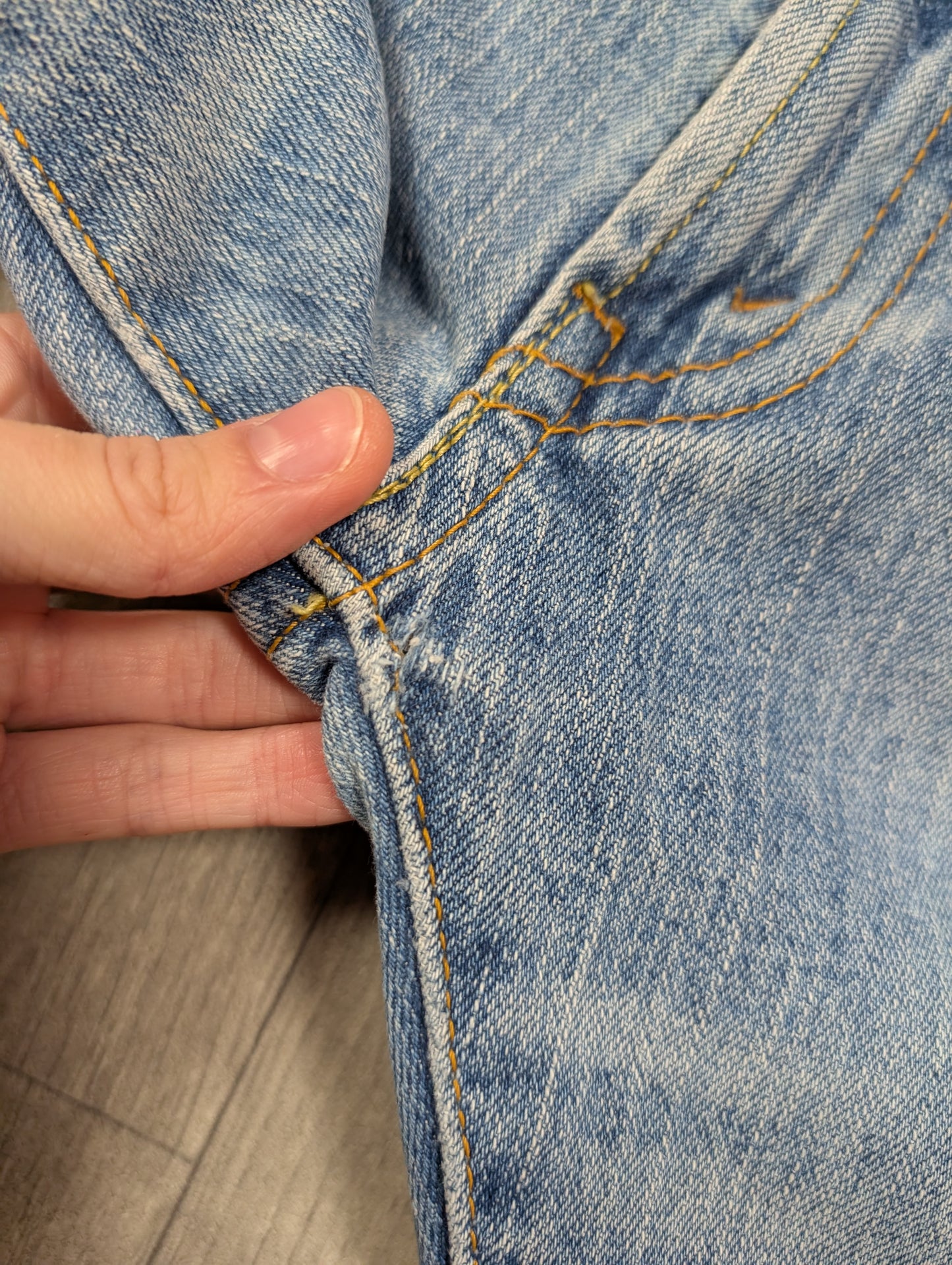 Levi's slouch flare jeans low rise - 31"W 31"L