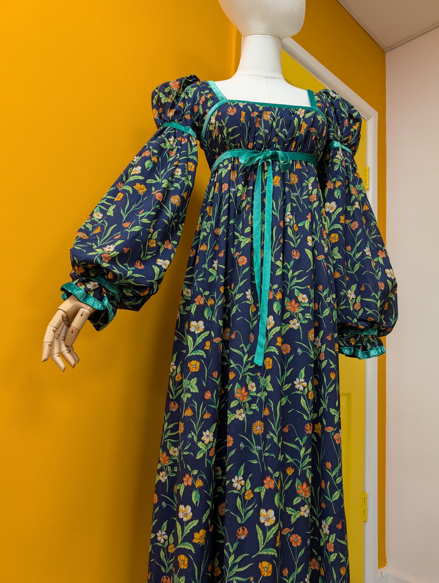 Incredible 60s/70s Quad floral maxi dress - XS