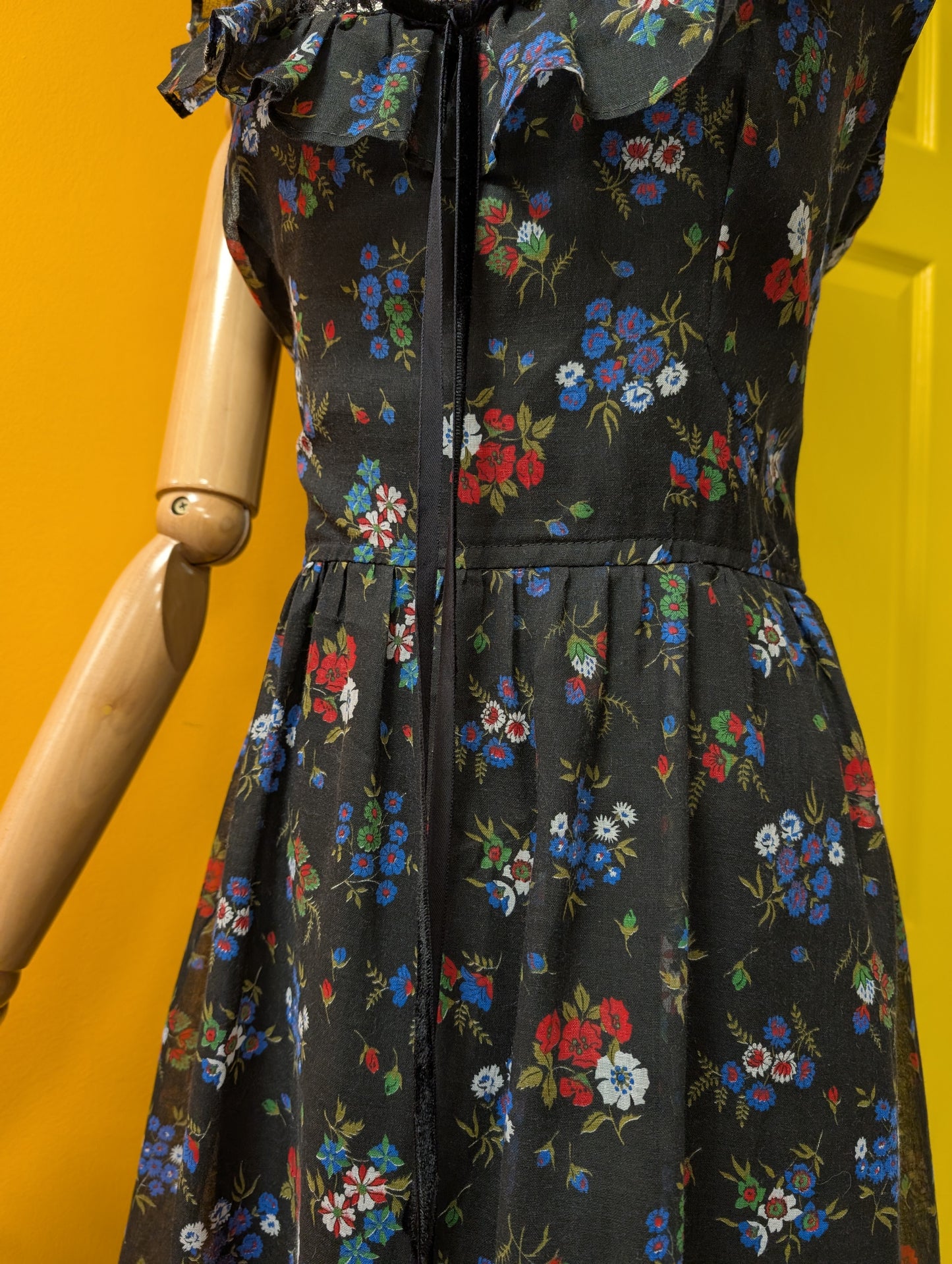 1970s Kati at Laura Phillips black floral dress - Size 10