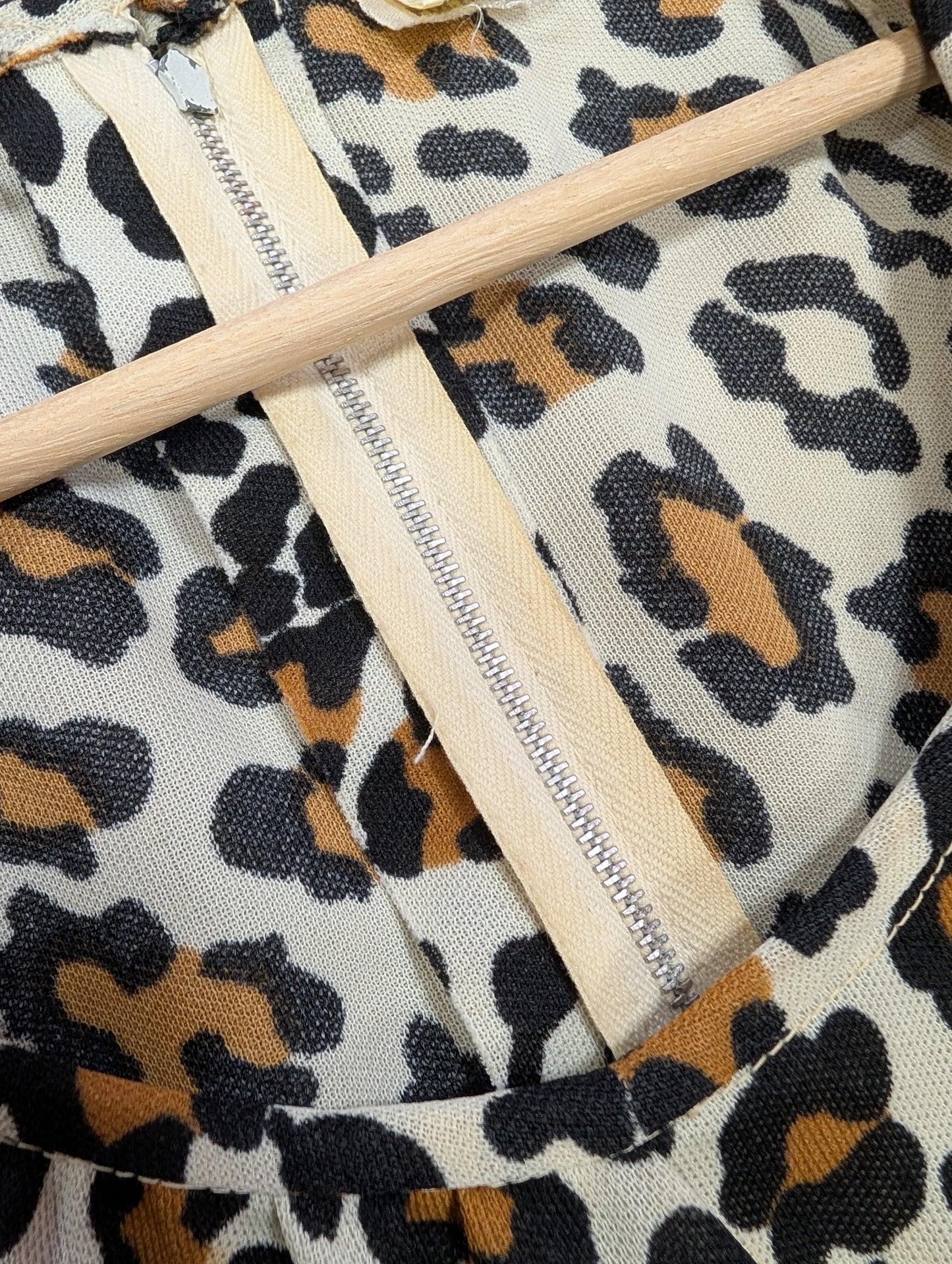 1970s Richard Shops leopard print maxi dress - S/8