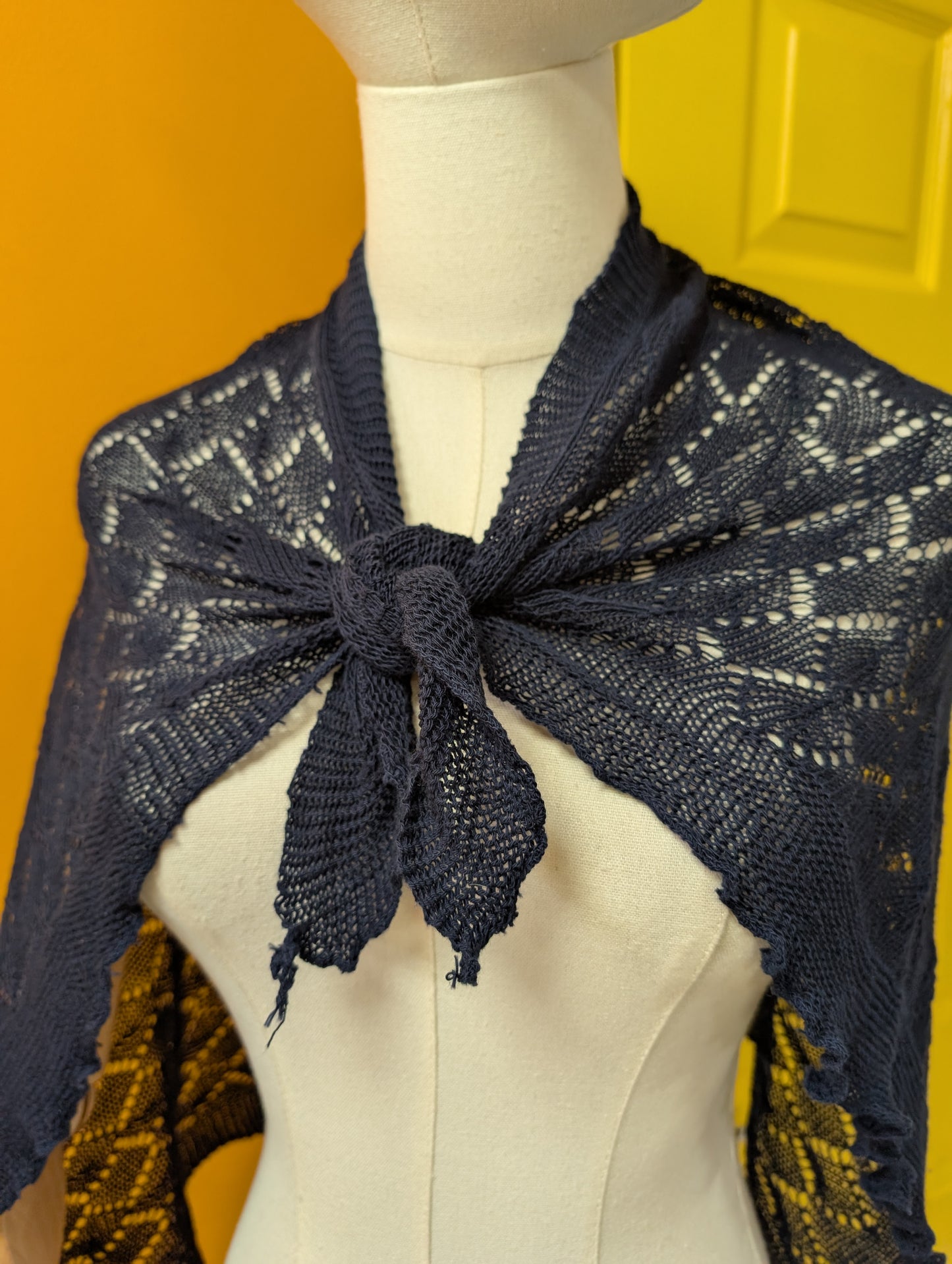 80s/90s Laura Ashley navy blue cotton shawl/scarf