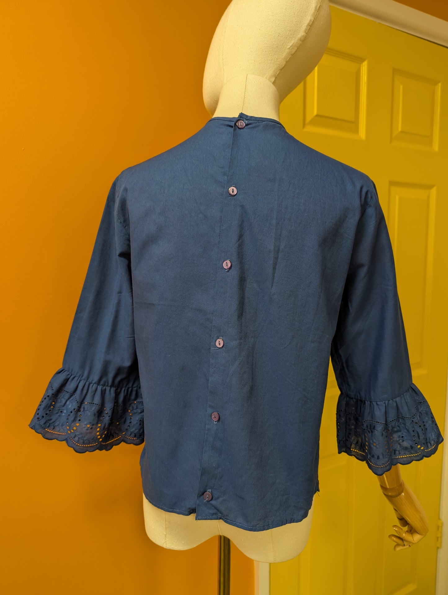 1960s Prova navy blue broderie anglaise blouse - M
