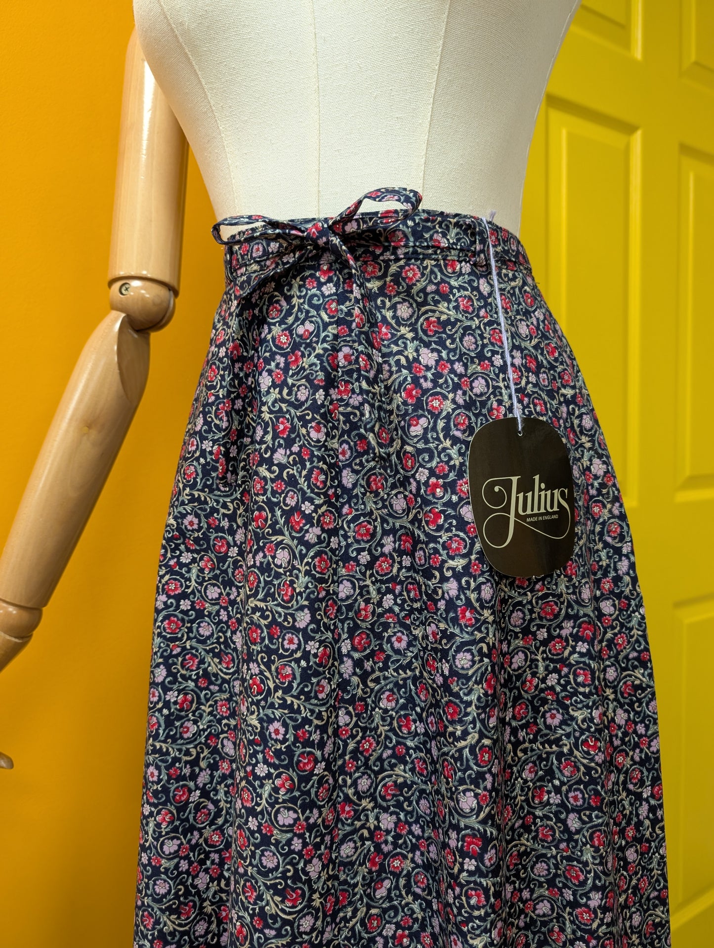 Deadstock 1970s Julius floral cotton skirt and belt - 24"W