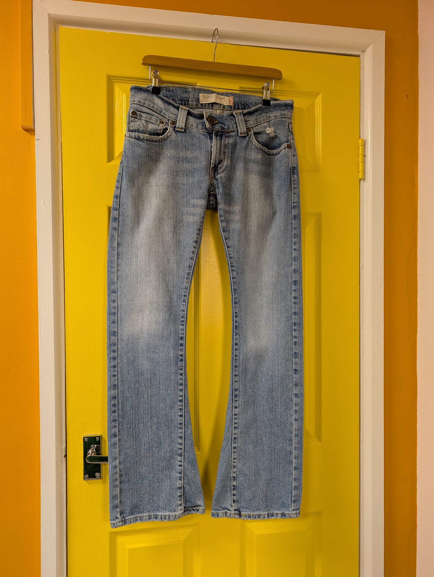 Levi's slouch flare jeans low rise - 31"W 31"L