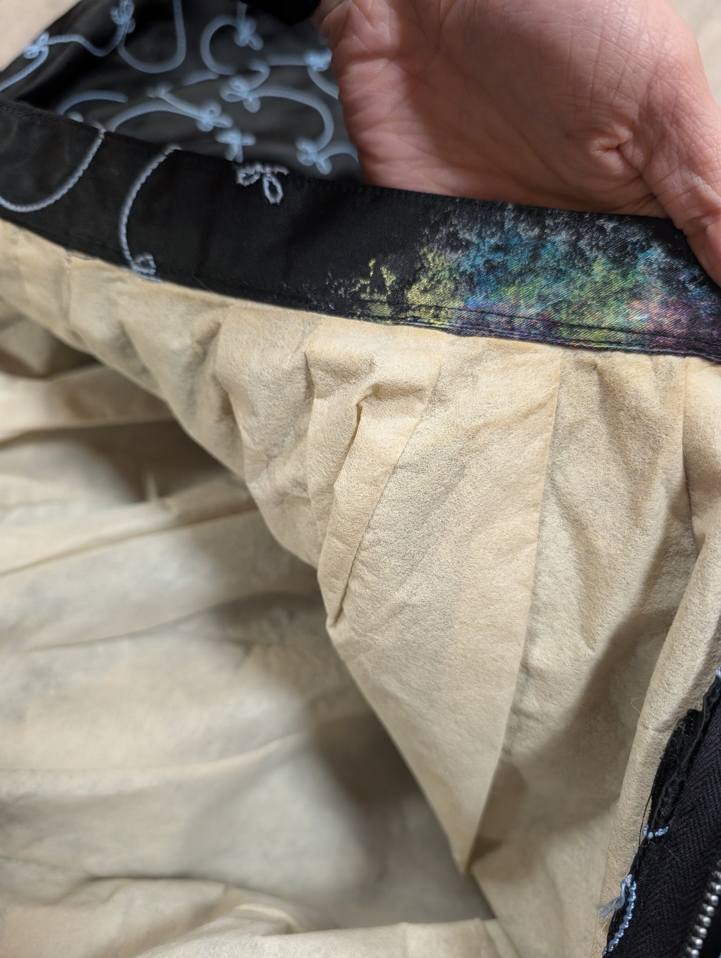 1950s embroidered and hand painted skirt - 25" waist