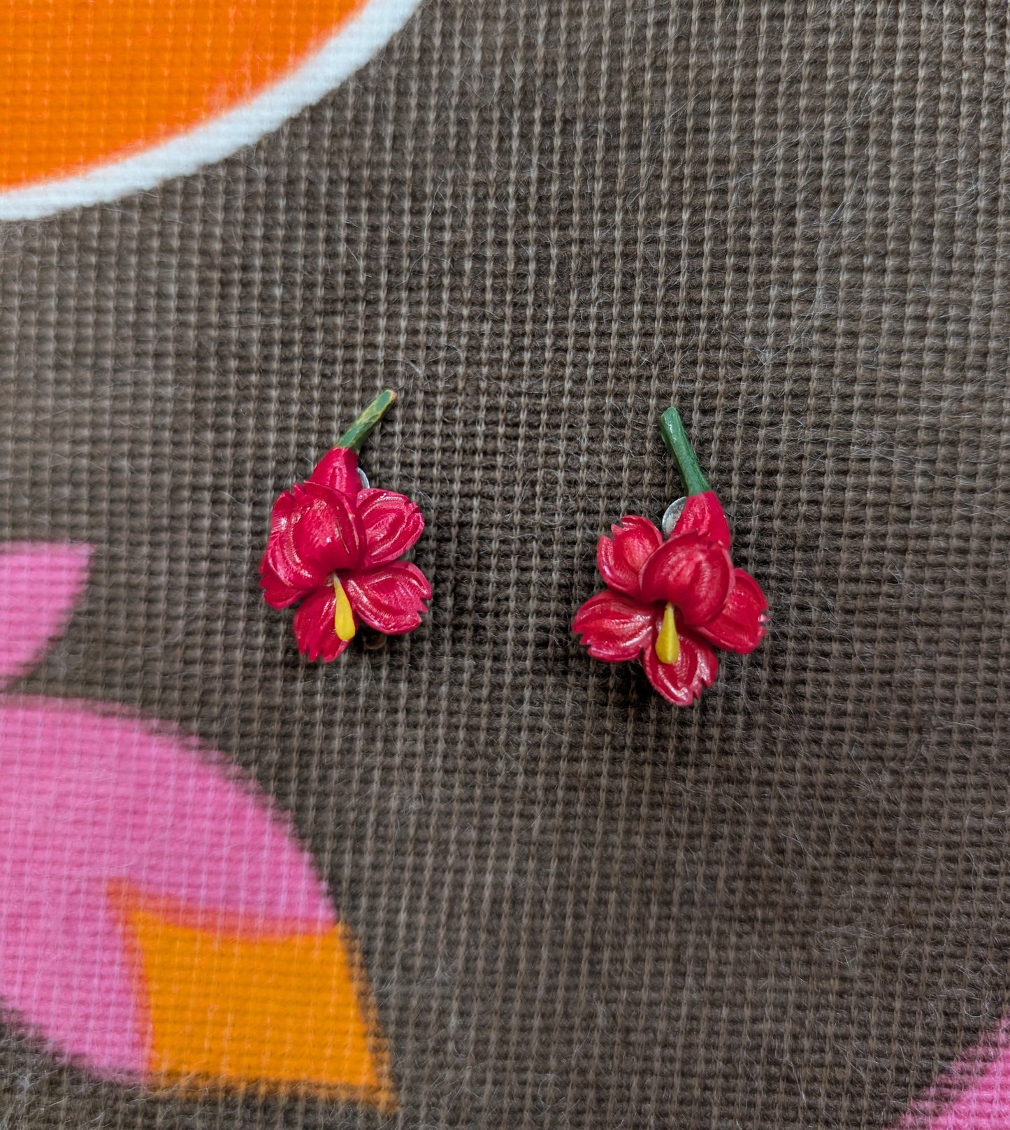 40s/50s carved flower clip on earrings