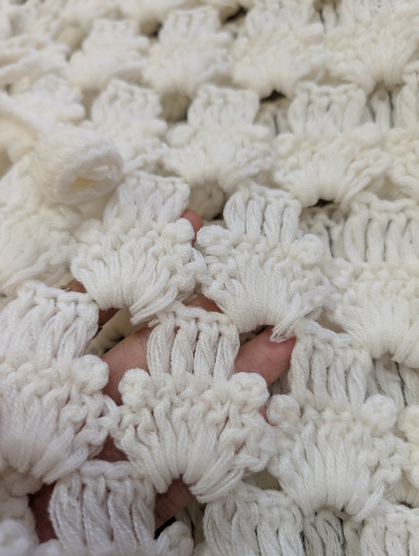 1970s Ohenry white crocheted waistcoat - S/M