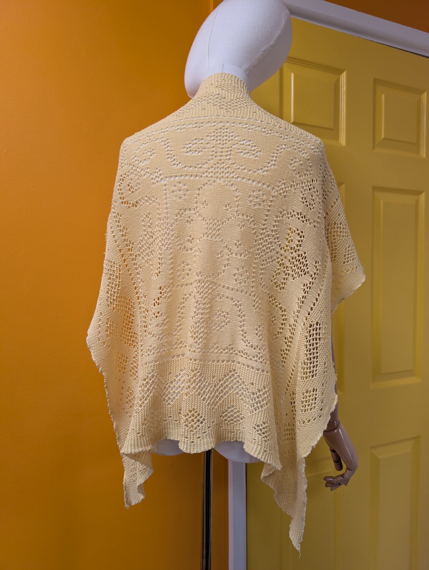80s/90s unlabelled Laura Ashley yellow cotton shawl/scarf