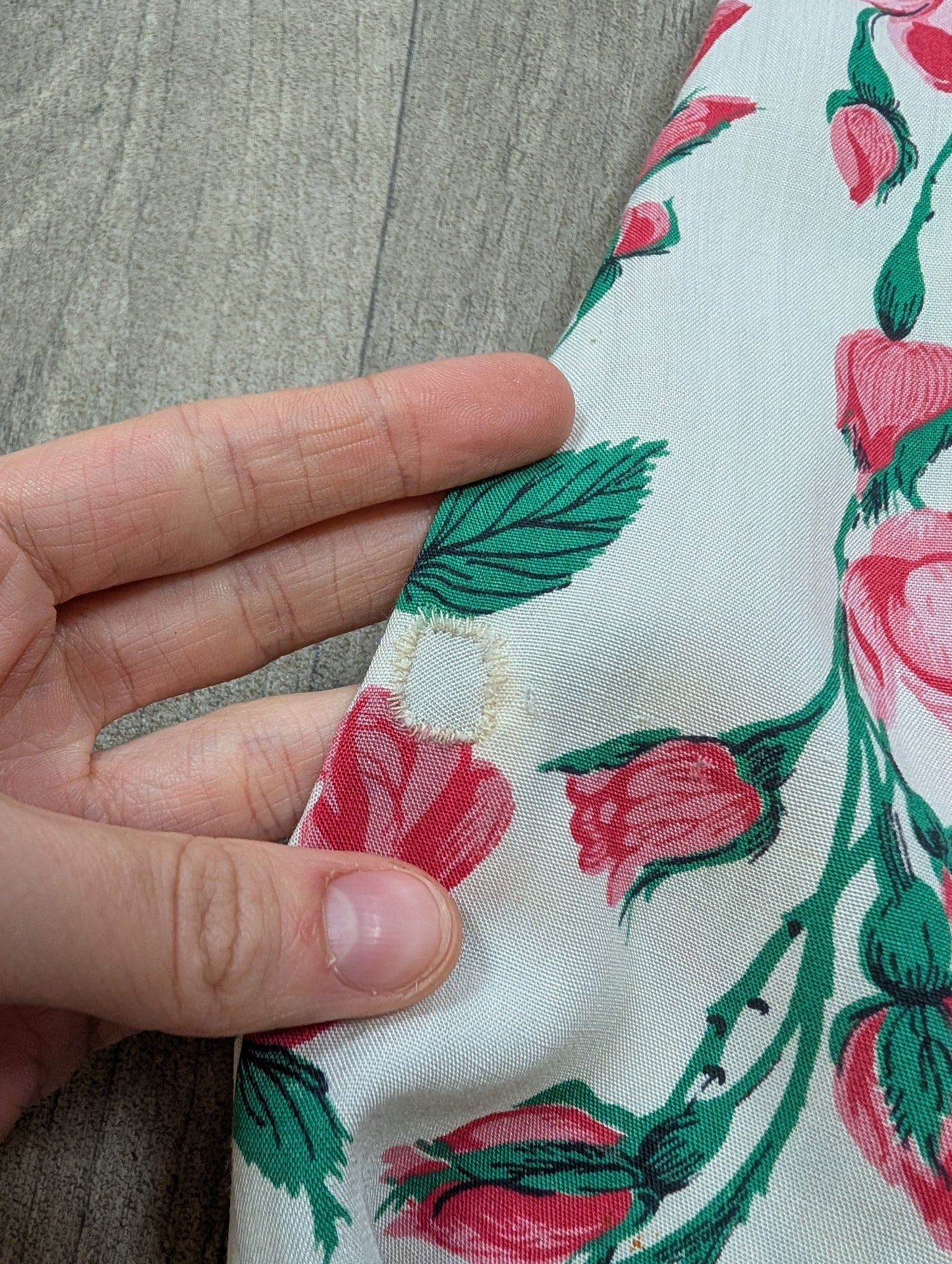 1950s rose print dress - 38"B 29"W