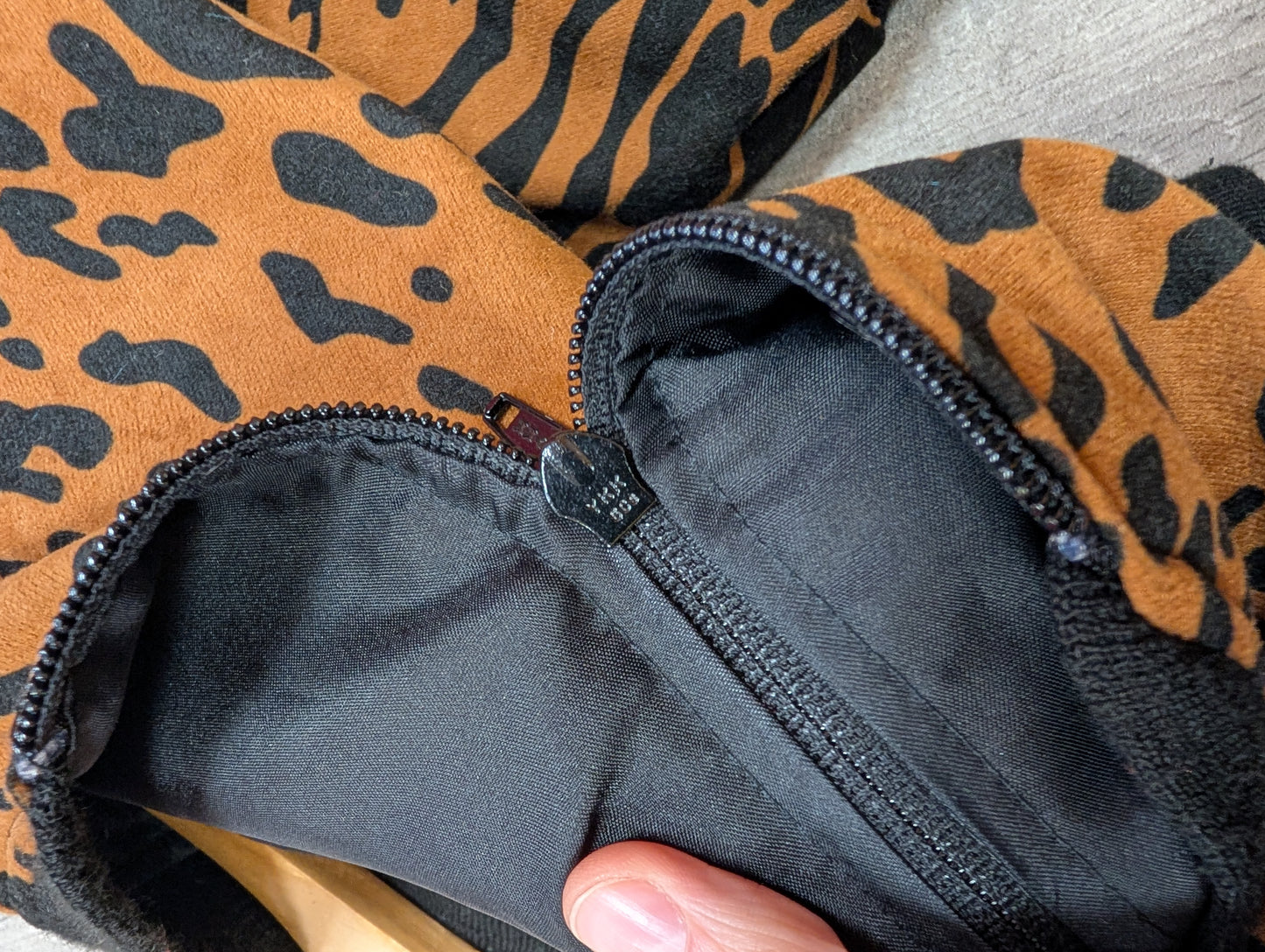80s/90s leopard print bomber jacket - S