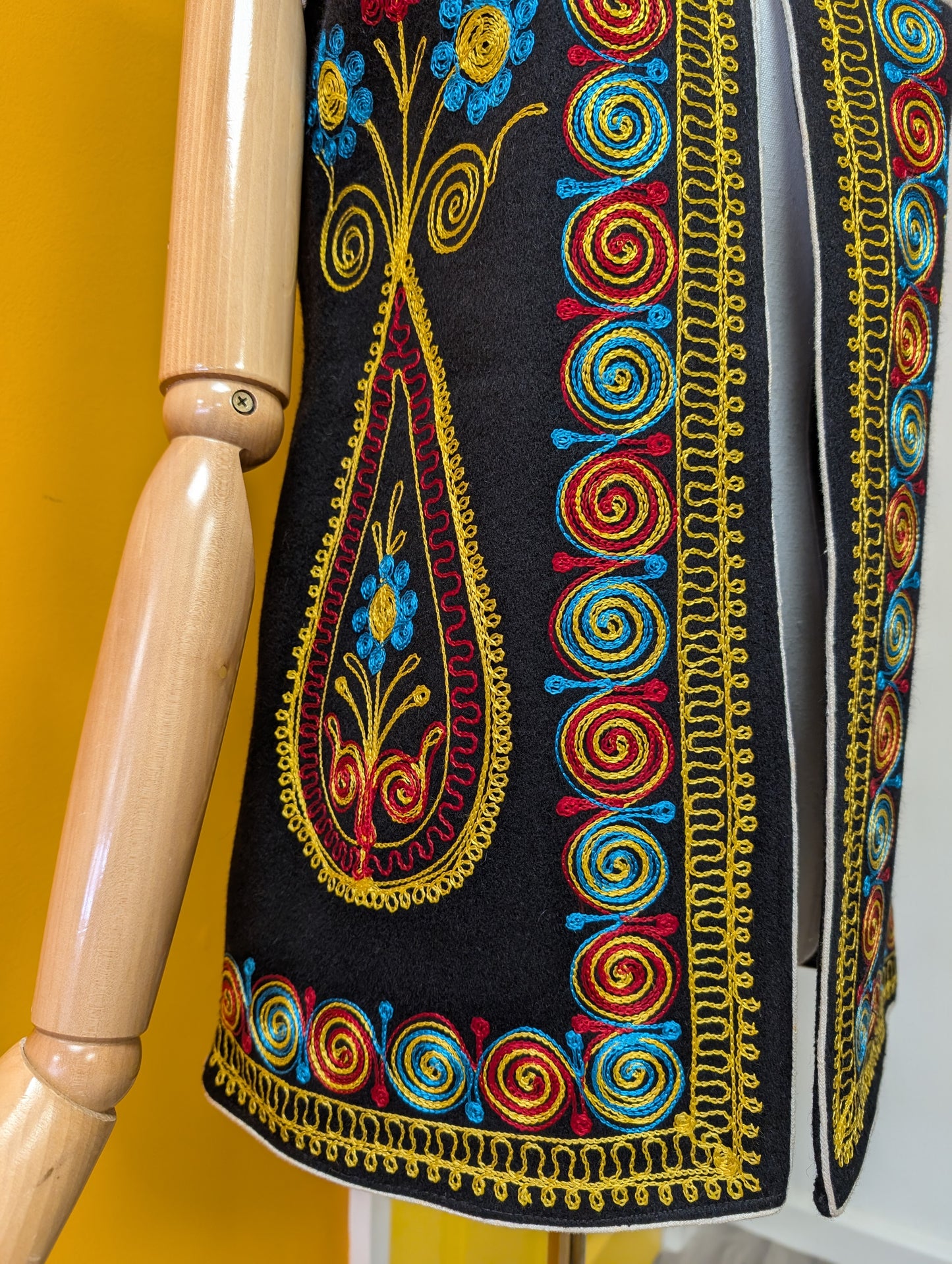 Embroidered wool waistcoat - S