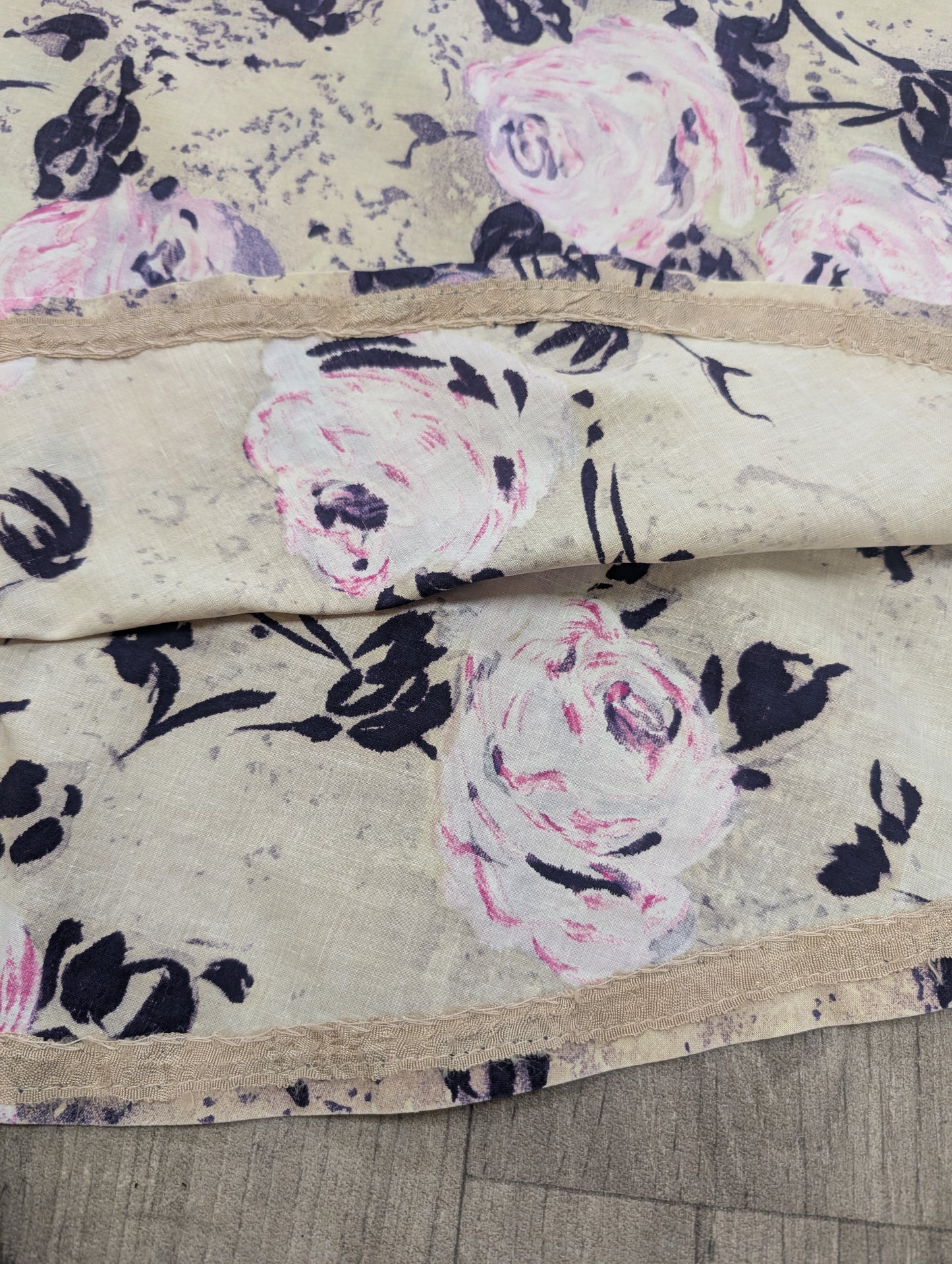 Gorgeous 1950s Venida cotton floral rose full circle skirt - 29"/30" waist