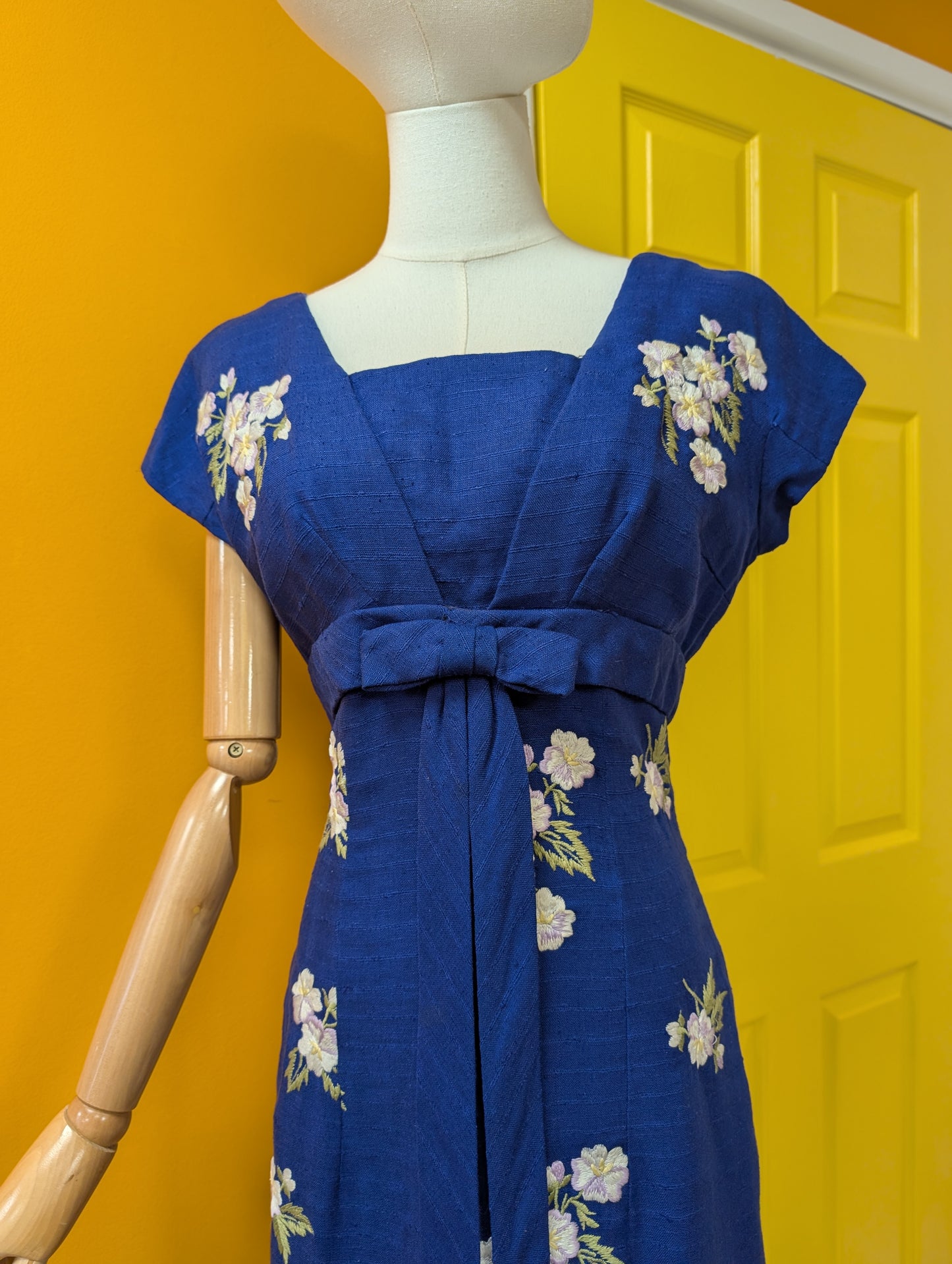 50s/60s Zenith blue embroidered floral dress - S/8/10