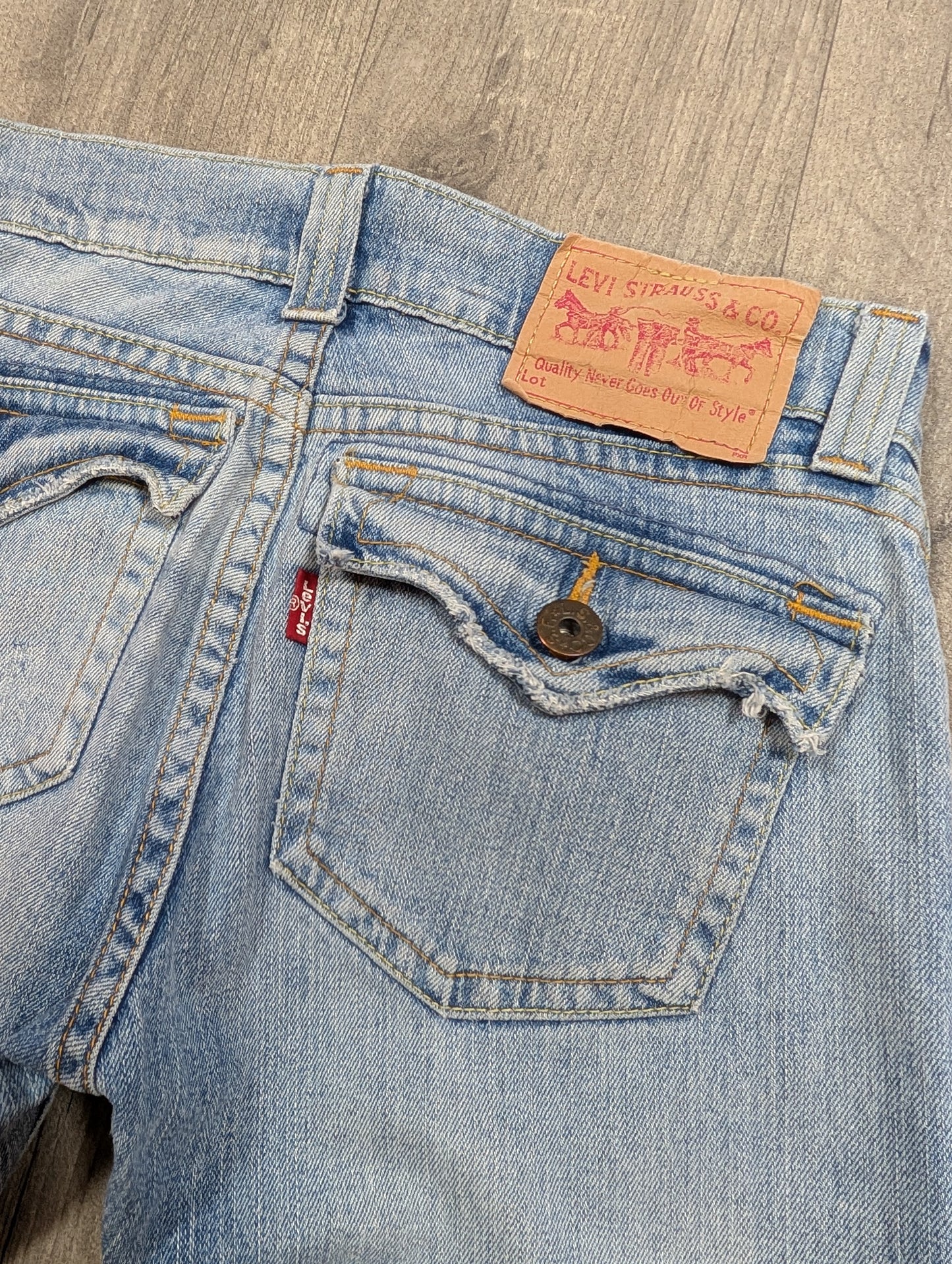 Levi's slouch flare jeans low rise - 31"W 31"L