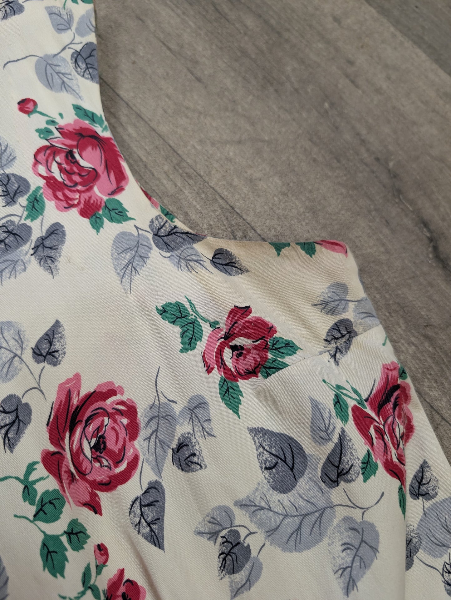 1950s rose print cotton dress - 38"B 30"W