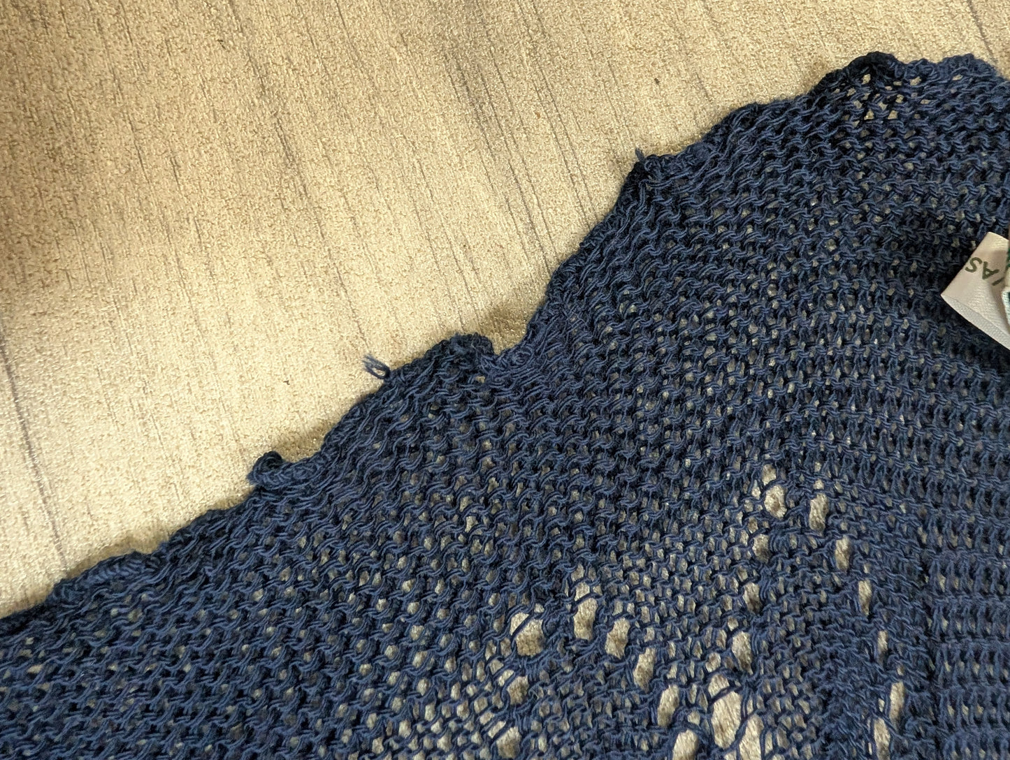 80s/90s Laura Ashley navy blue cotton shawl/scarf