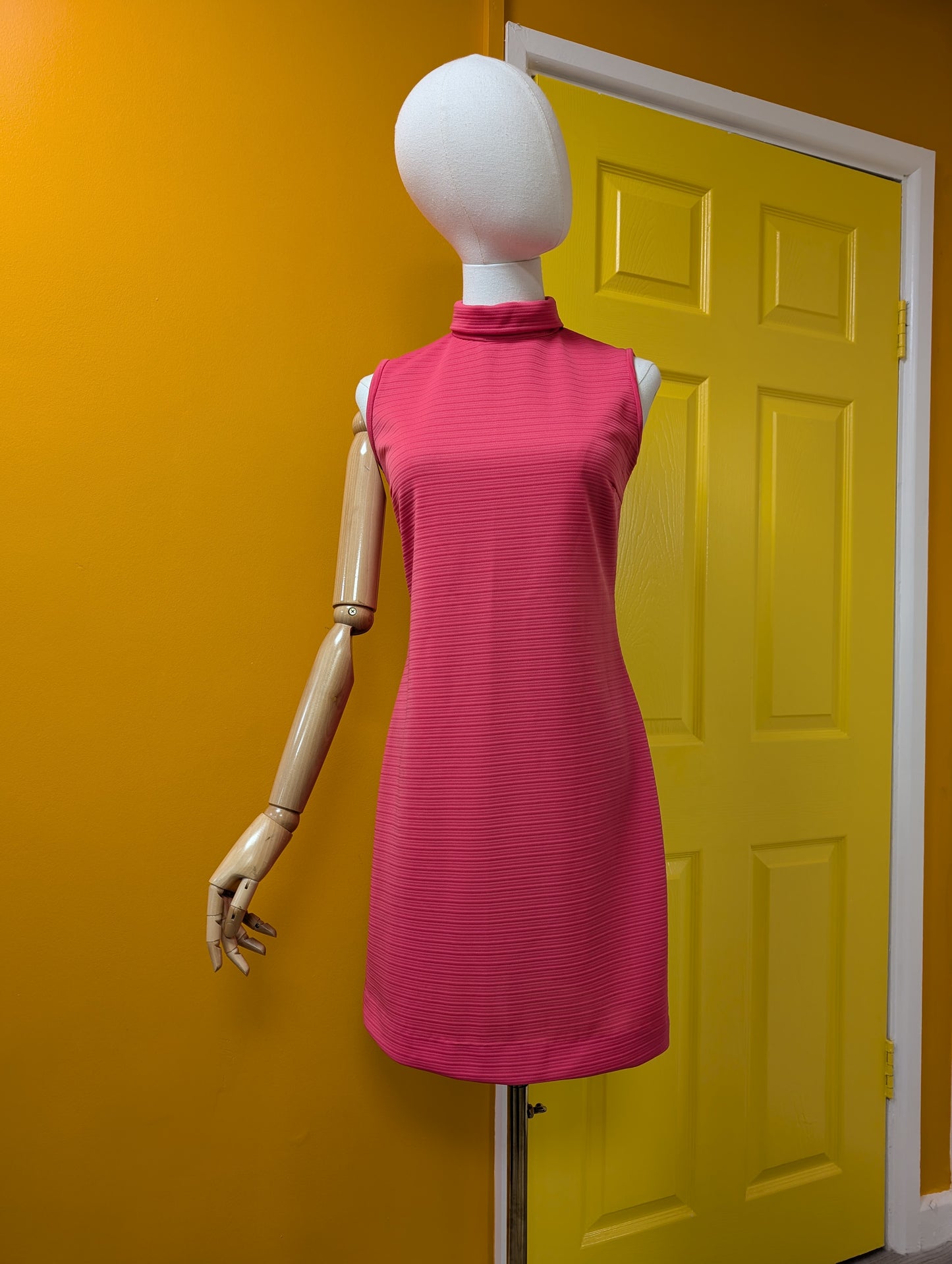 1960s pink crimplene dress - S/8