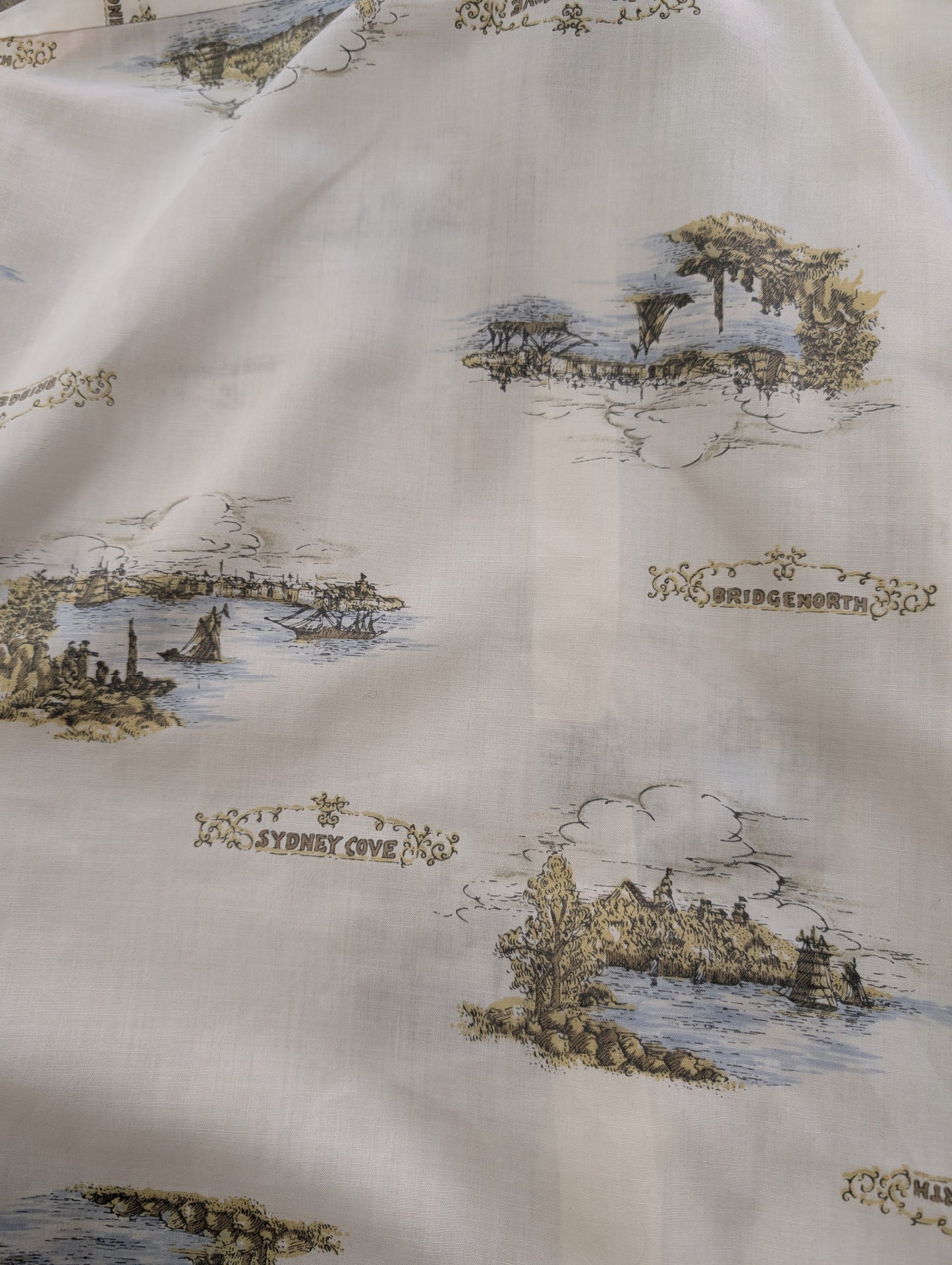 1970s Dickens novelty print dagger collar shirt