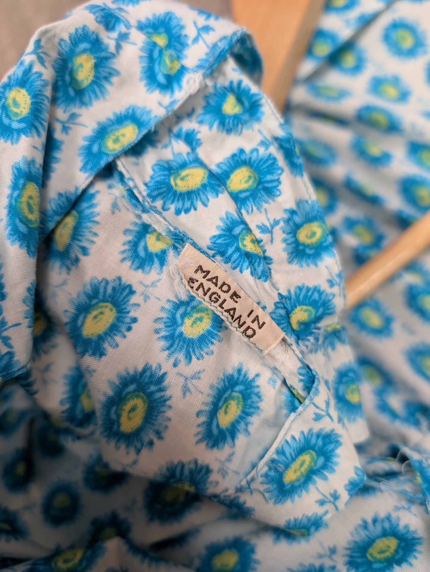 Gorgeous 1950s Horrockses floral cotton dress - 36"B 26"W