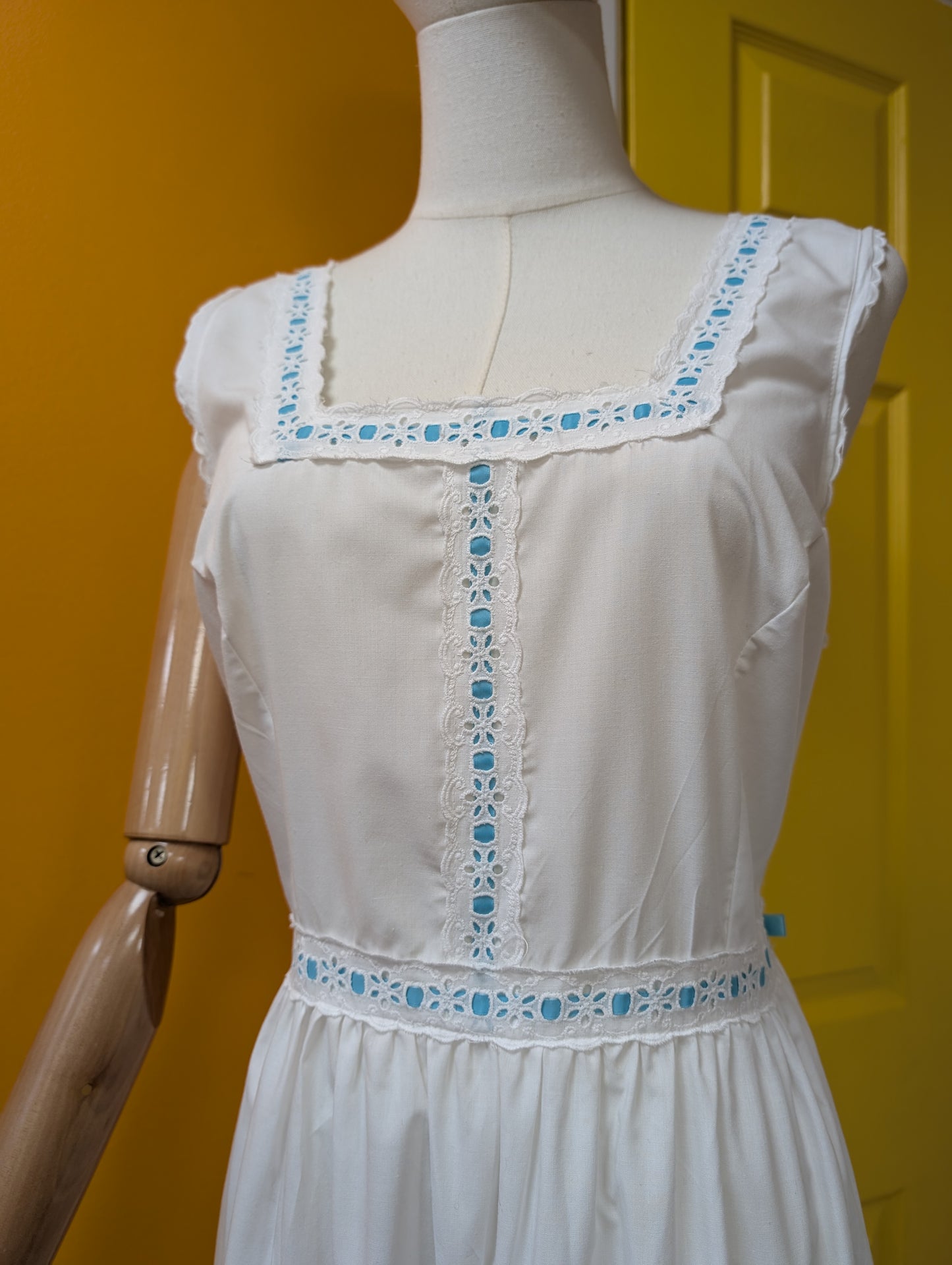 1970s Kayser white nightdress - S/M