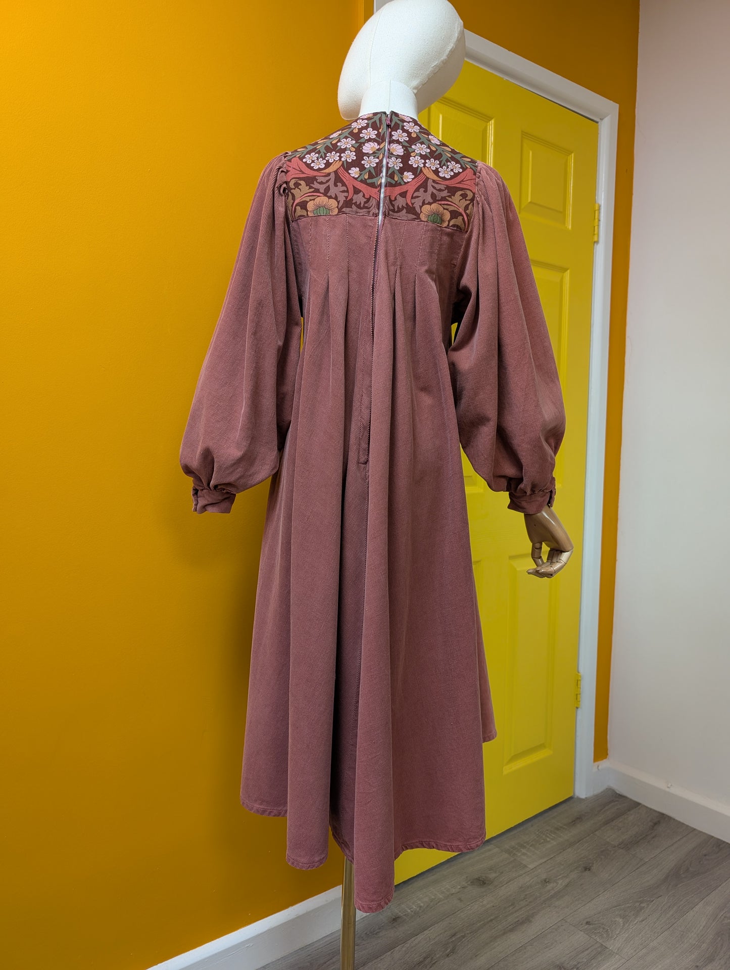 Gorgeous 1970s pink needlecord dress with William Morris fabric - S/8/10