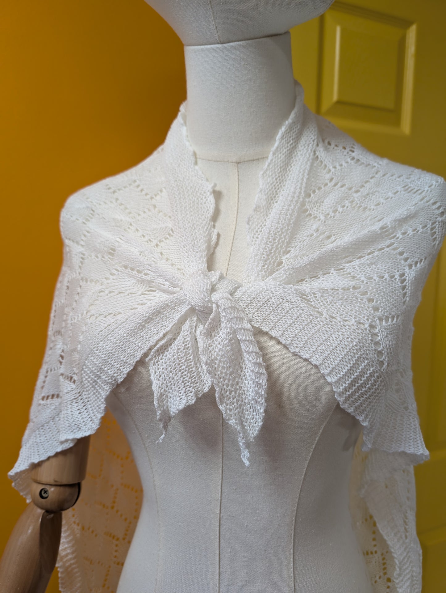 80s/90s Laura Ashley white cotton shawl/scarf