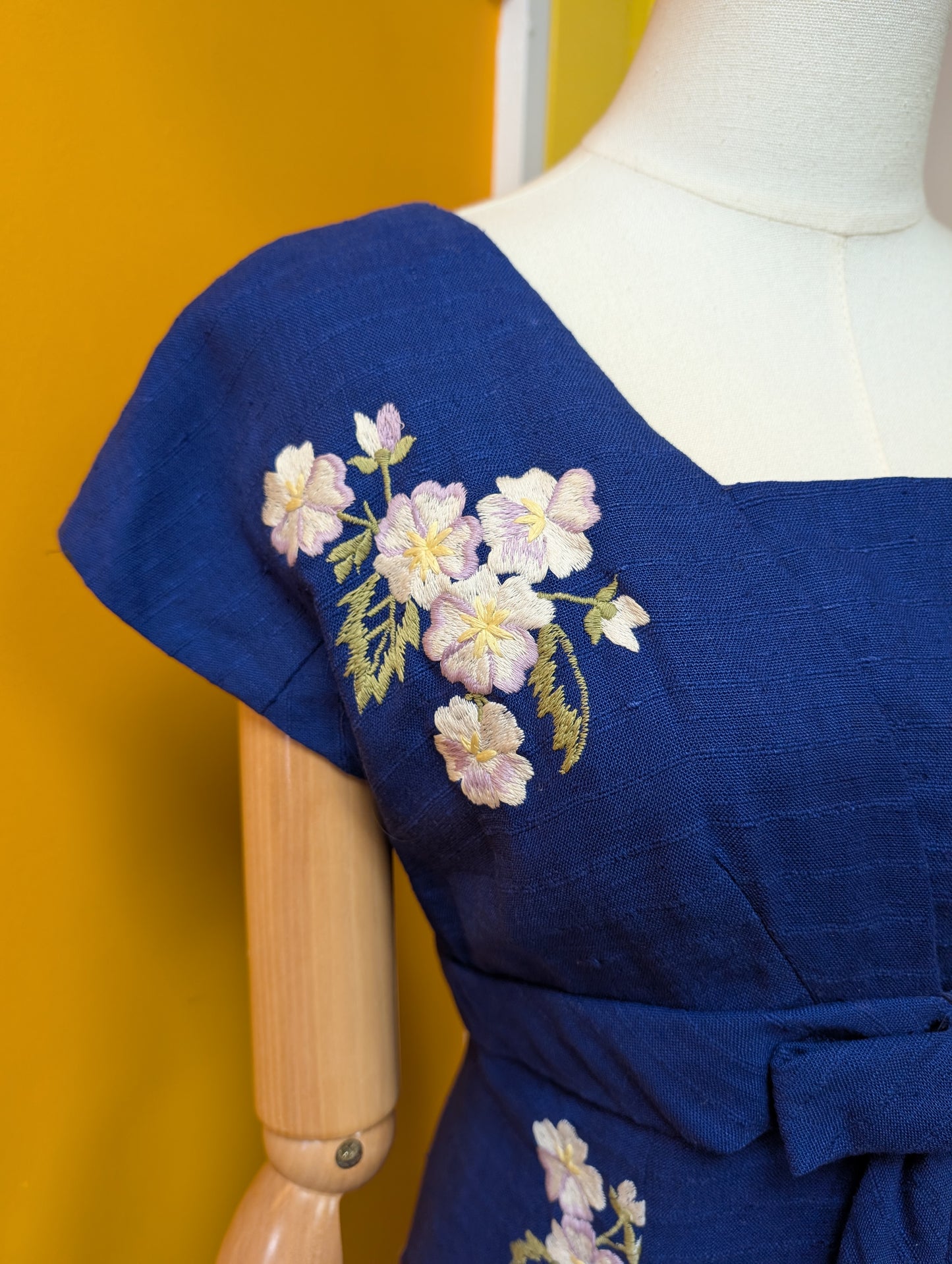50s/60s Zenith blue embroidered floral dress - S/8/10
