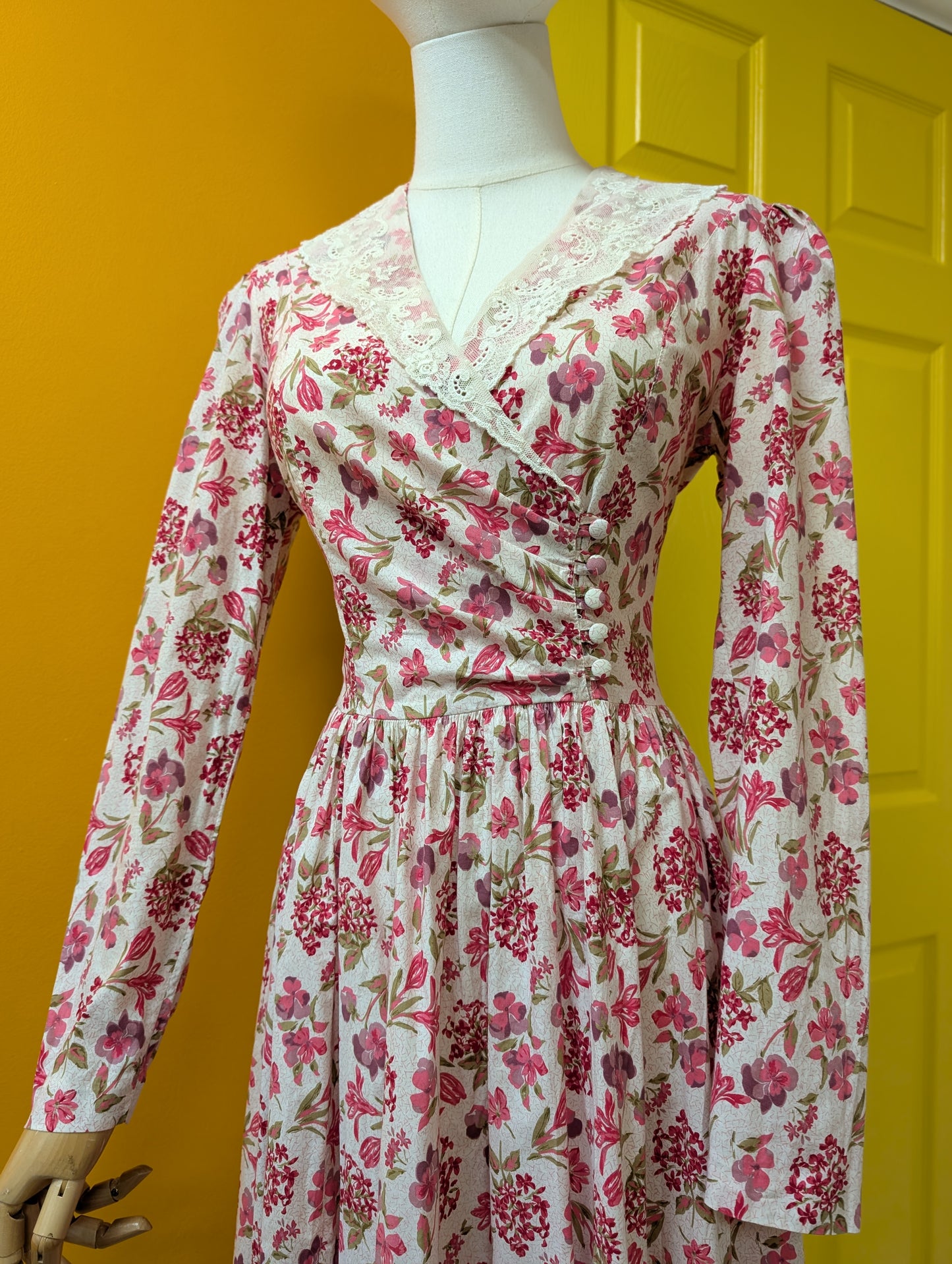 1980s Laura Ashley pink floral lace collar dress