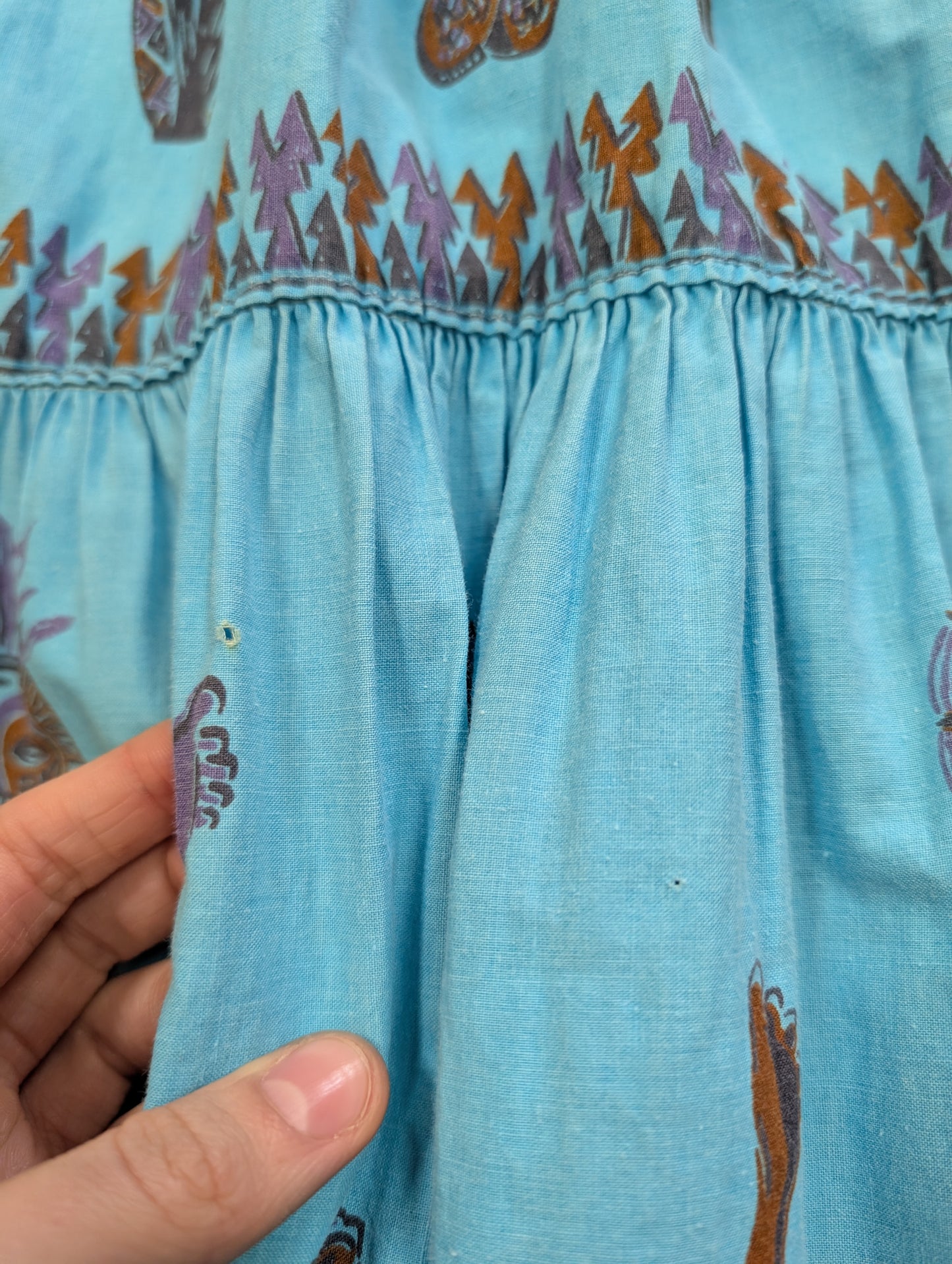 1950s blue cotton tiered novelty tribal print skirt - 23"/24" waist
