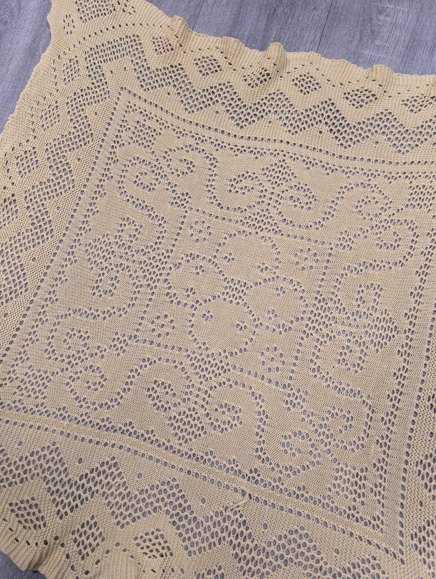 80s/90s unlabelled Laura Ashley yellow cotton shawl/scarf
