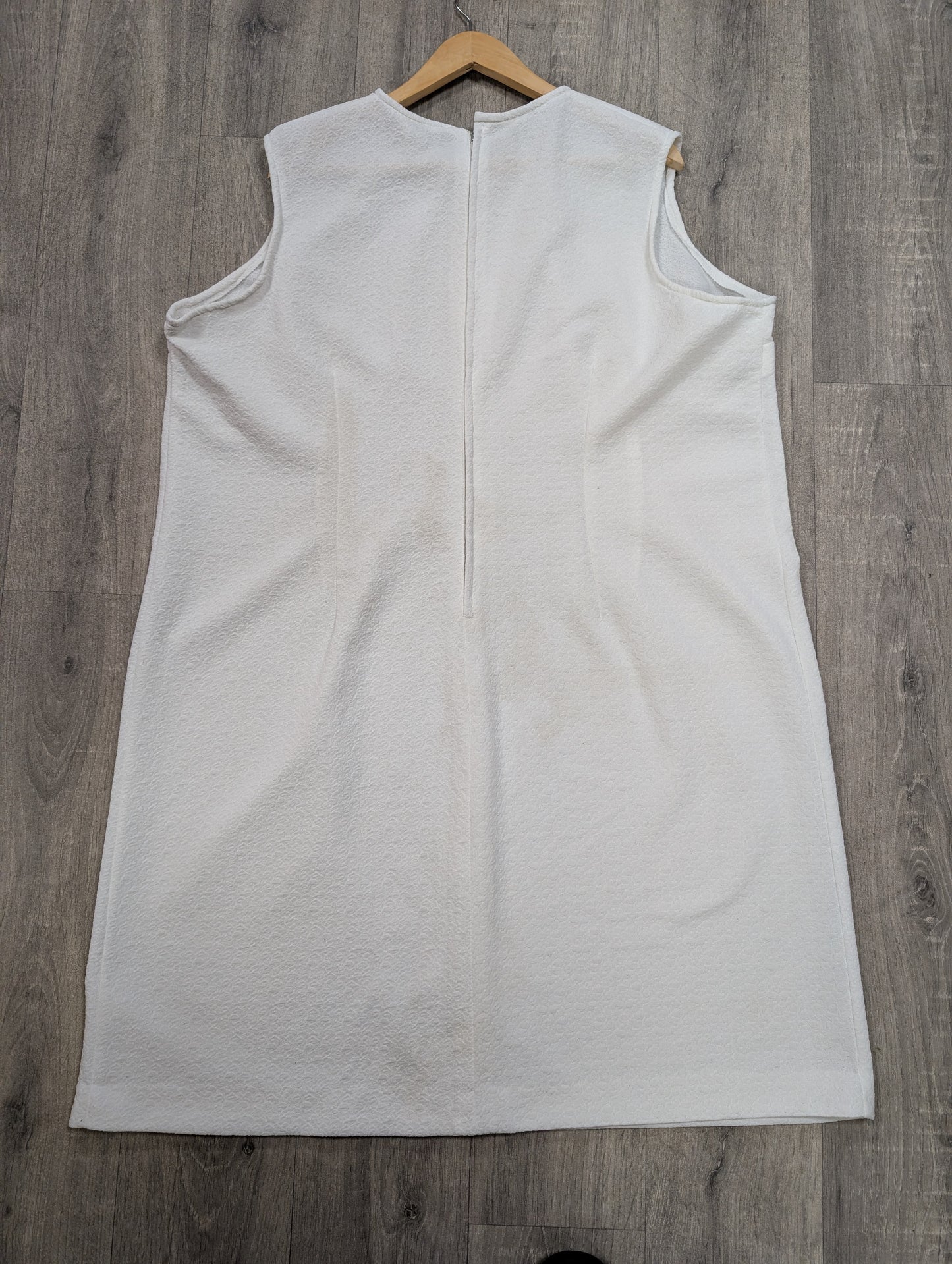 Deadstock 1960s white crimplene dress and coat - XXL/26