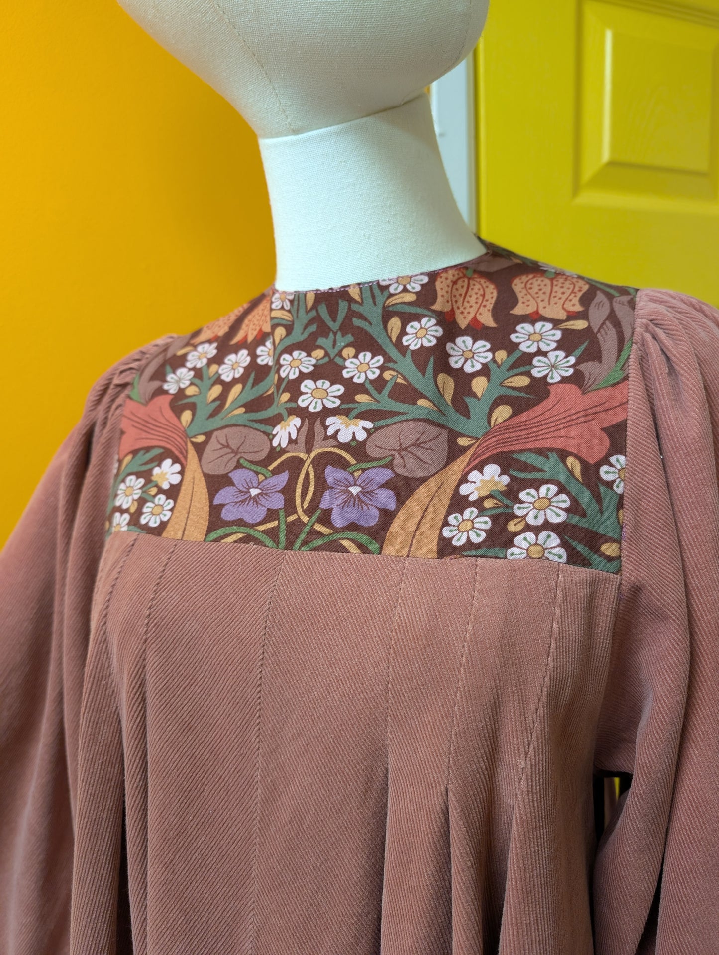 Gorgeous 1970s pink needlecord dress with William Morris fabric - S/8/10