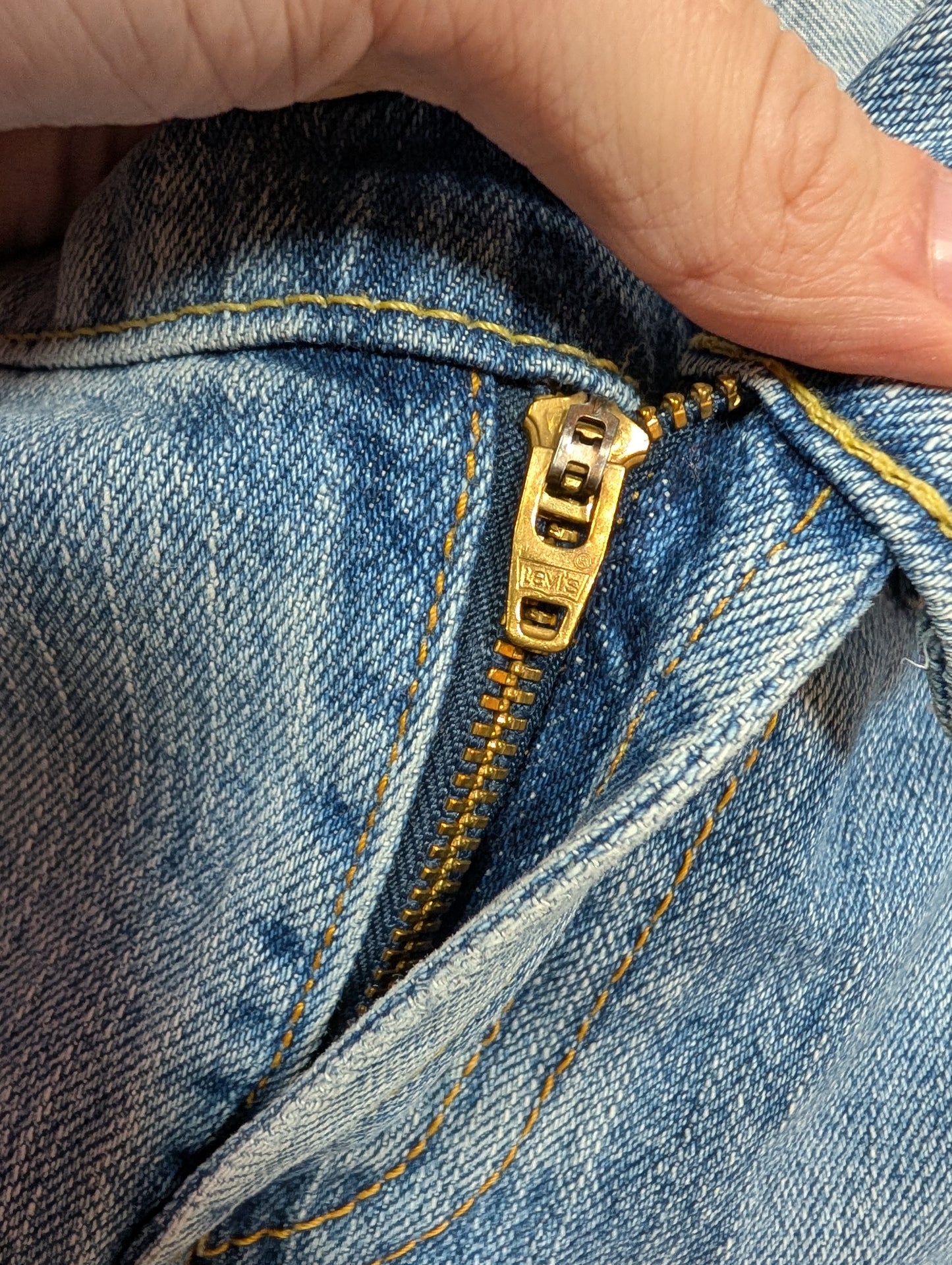 Levi's slouch flare jeans low rise - 31"W 31"L