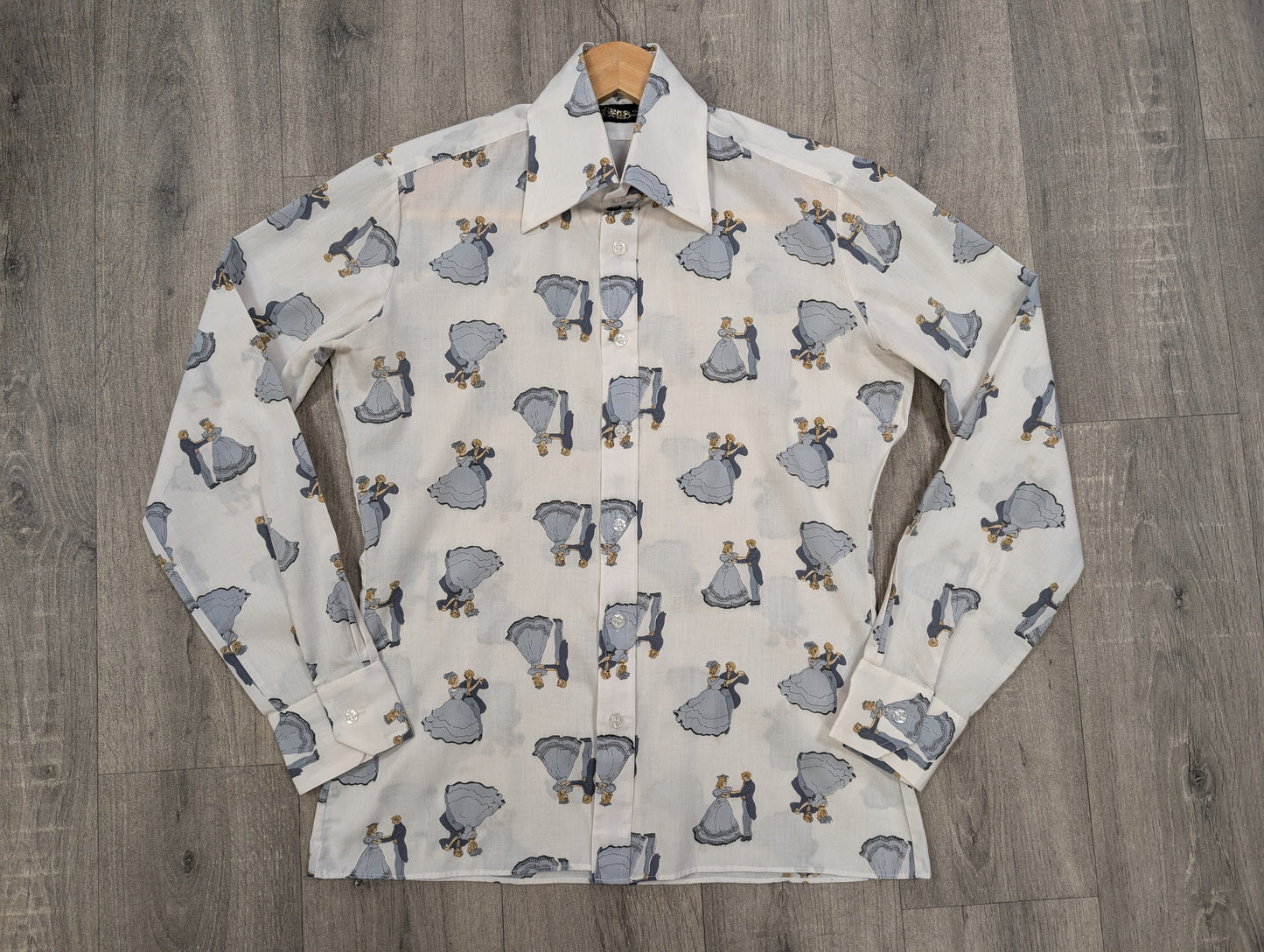 1970s Dickens novelty print dagger collar shirt