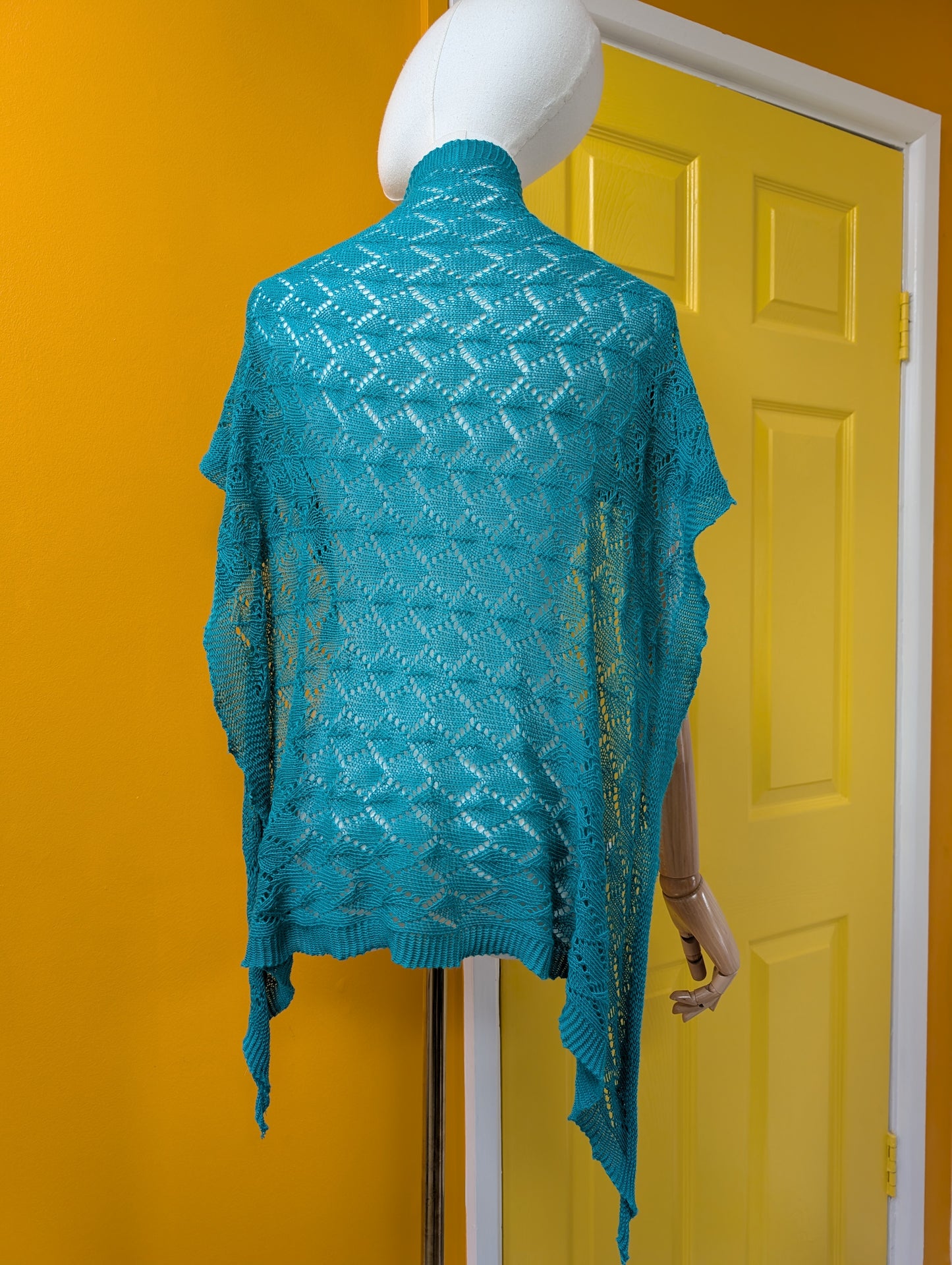 80s/90s unlabelled Laura Ashley green cotton shawl/scarf