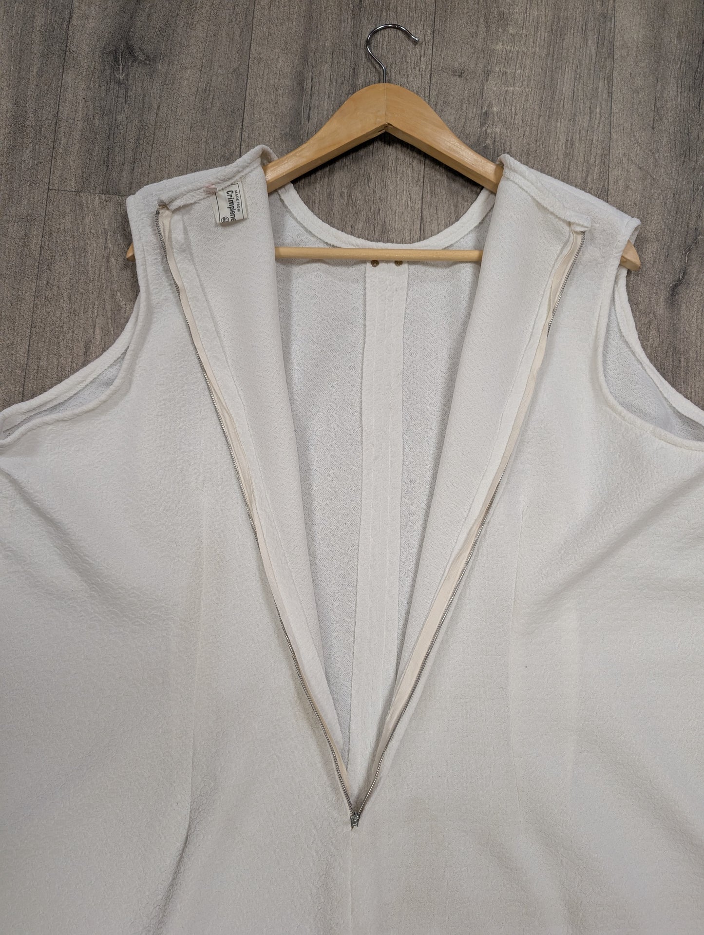 Deadstock 1960s white crimplene dress and coat - XXL/26
