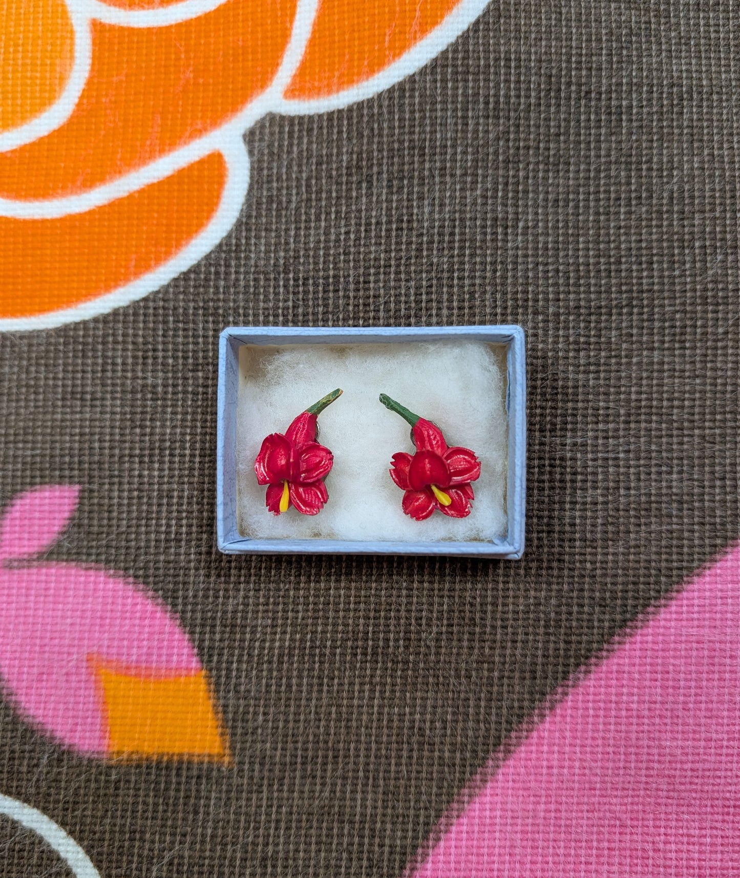 40s/50s carved flower clip on earrings